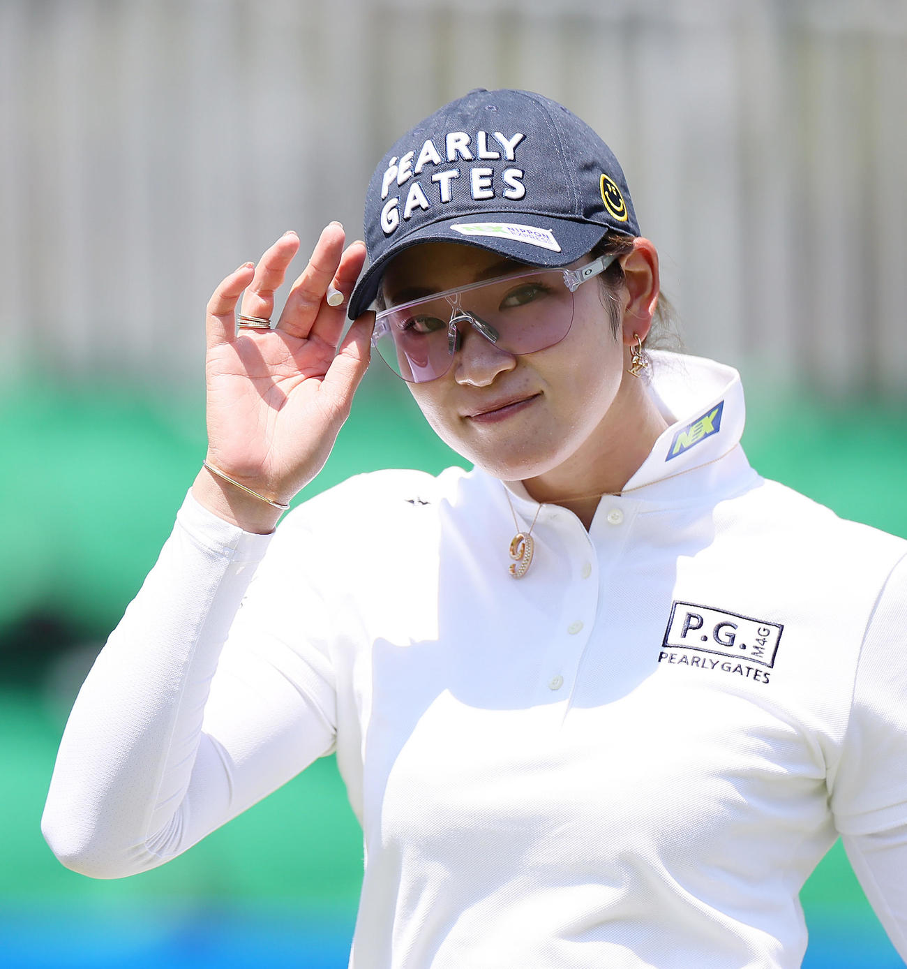 5月3日、プロアマ戦の1番、ティーショットを放ち移動する原