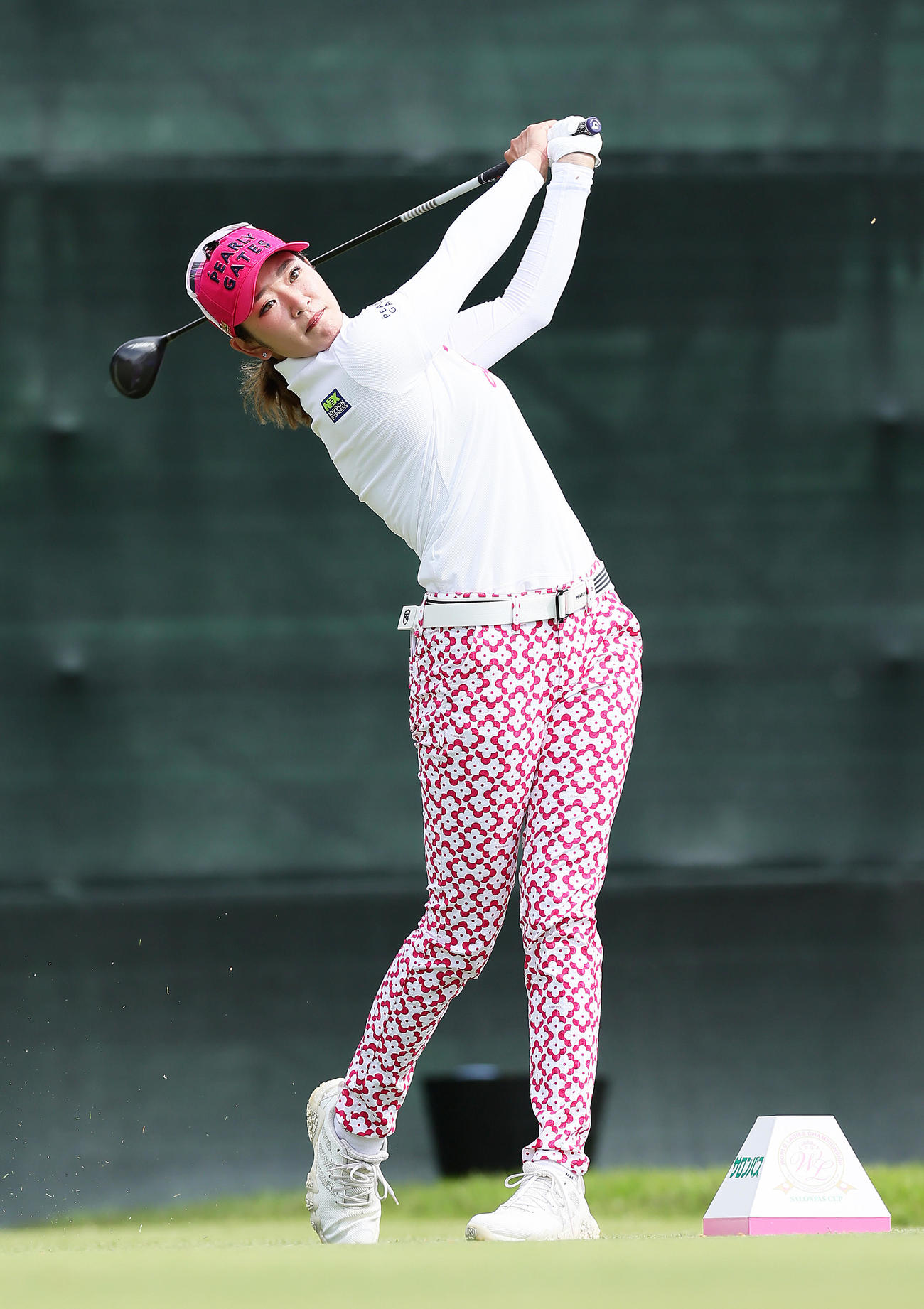 5月6日、ティーショットを放つ原