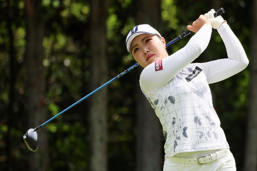 3番、ティーショットを放つ高橋彩香（撮影・加藤哉）