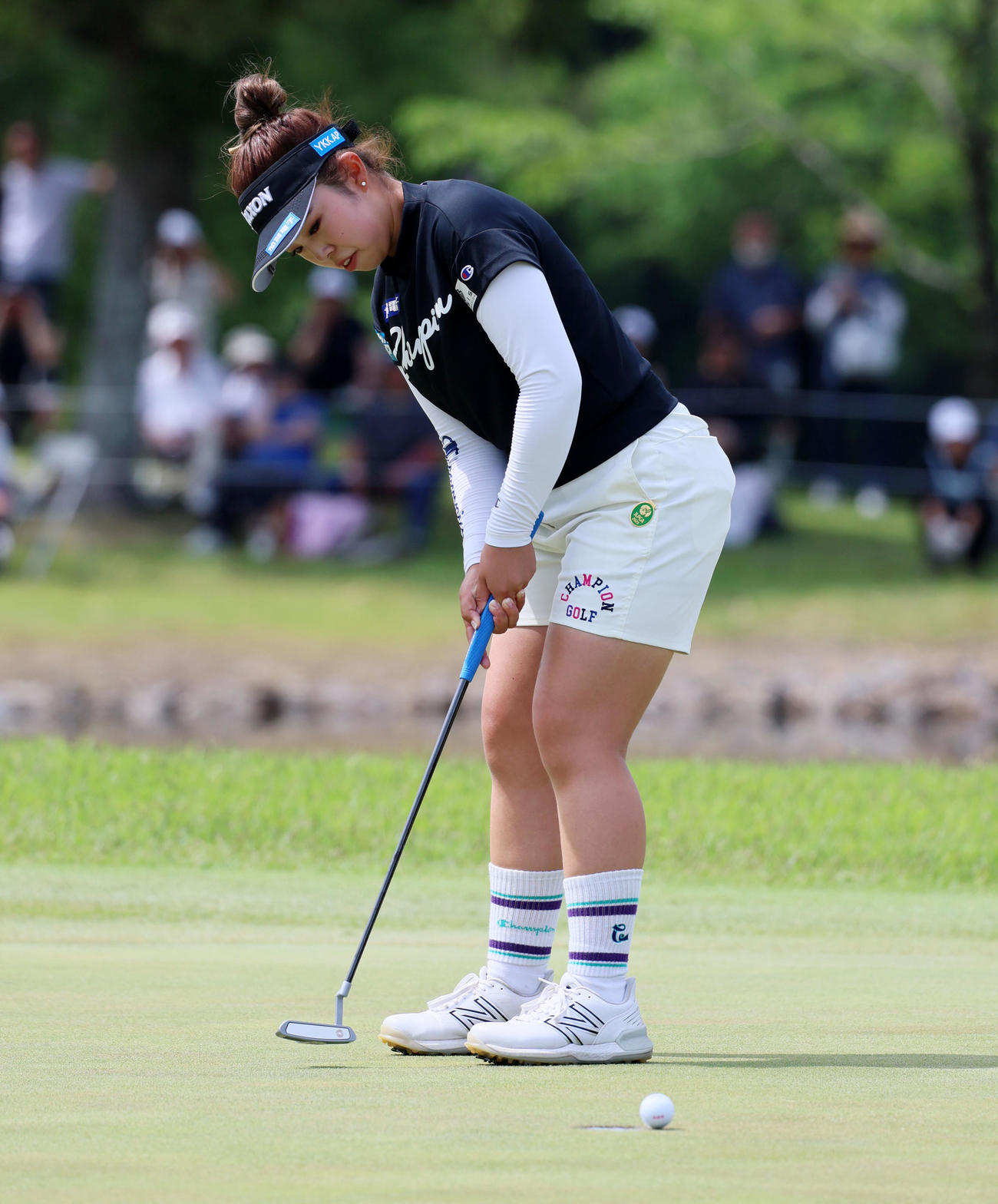 18番、バーディーパットを外した山下美夢有（撮影・加藤哉）