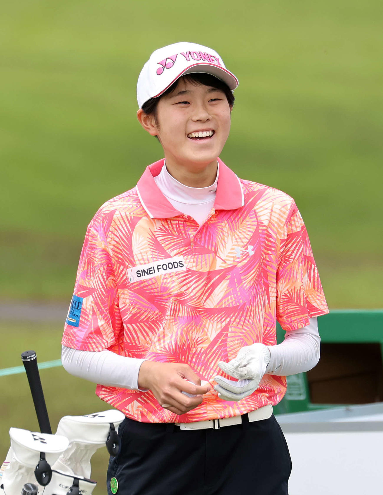 10番、ティーショット前、笑顔を見せる目黒風（撮影・鈴木正人）