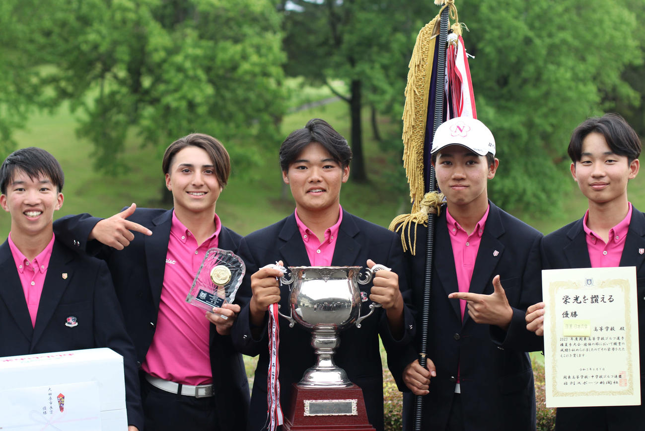 初優勝の目黒日大。左から竹花颯汰、宇田川理茶度、本大志、清水蔵之介、上村大和