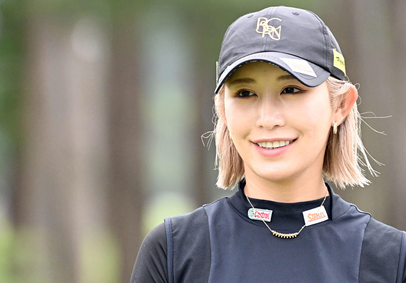 プロアマ戦で笑顔を見せる金田久美子（撮影・たえ見朱実）