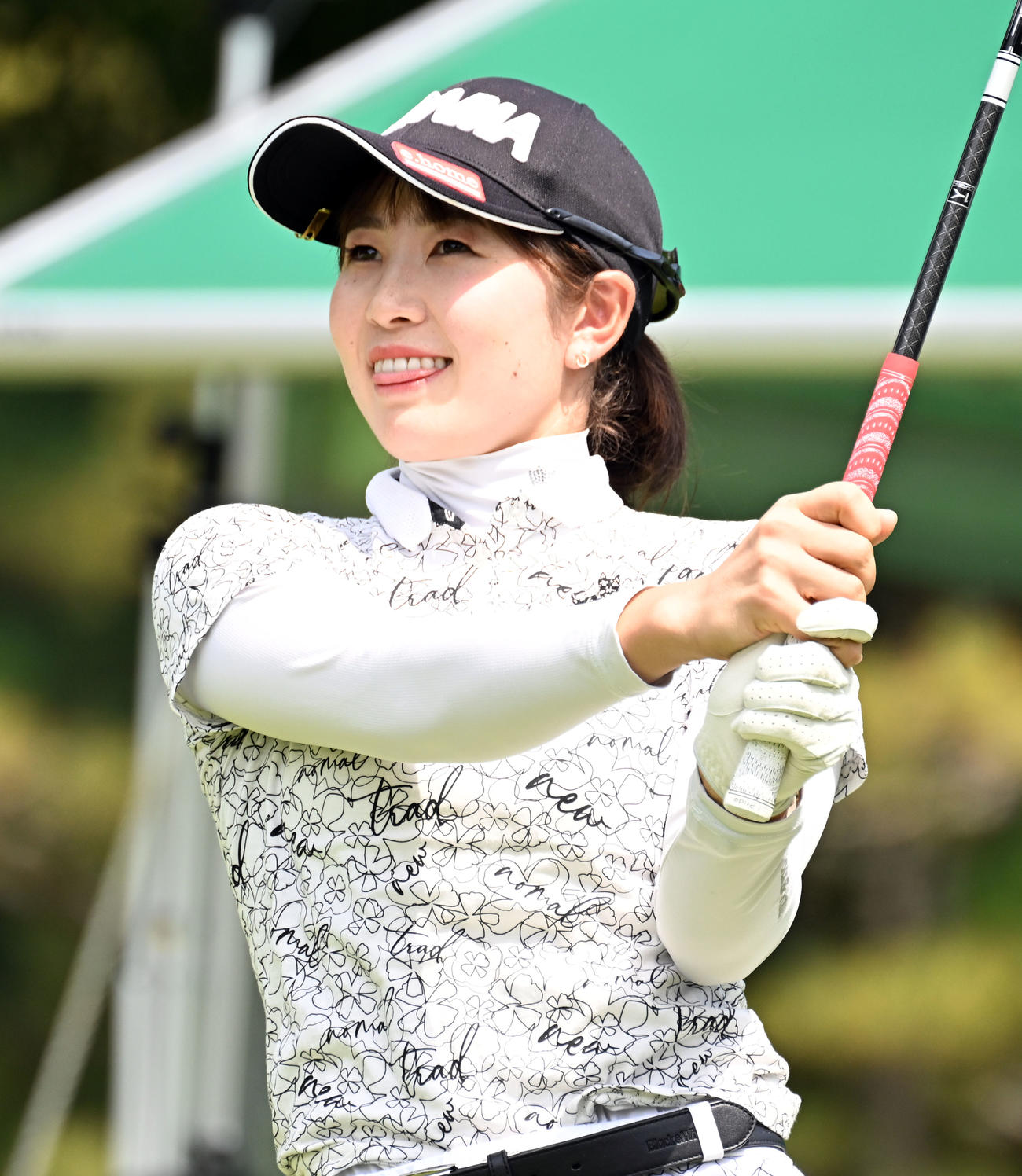 １番、ティーショットを放つ蛭田みな美（撮影・たえ見朱実）