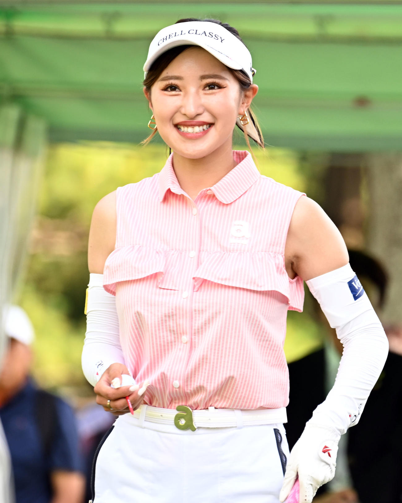 スタートで笑顔を見せる臼井麗香（撮影・たえ見朱実）
