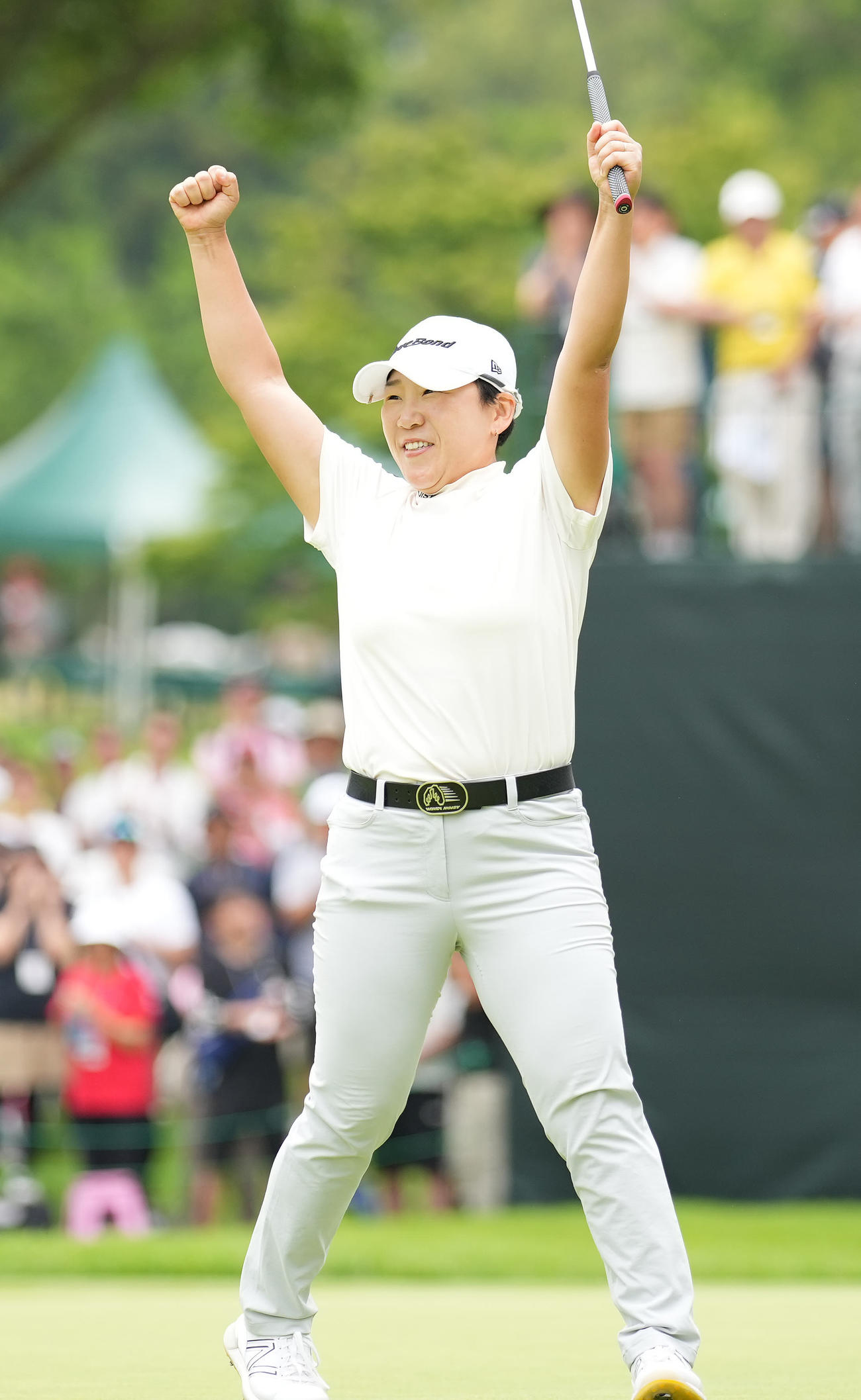 プレーオフを制し優勝を決めた申ジエはガッツポーズ（撮影・鈴木みどり）