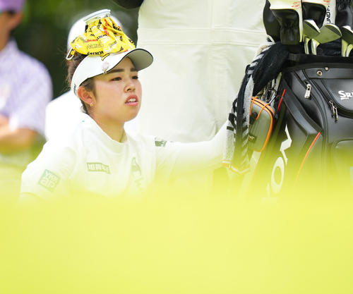 13番、頭を冷やす山下（撮影・鈴木みどり）