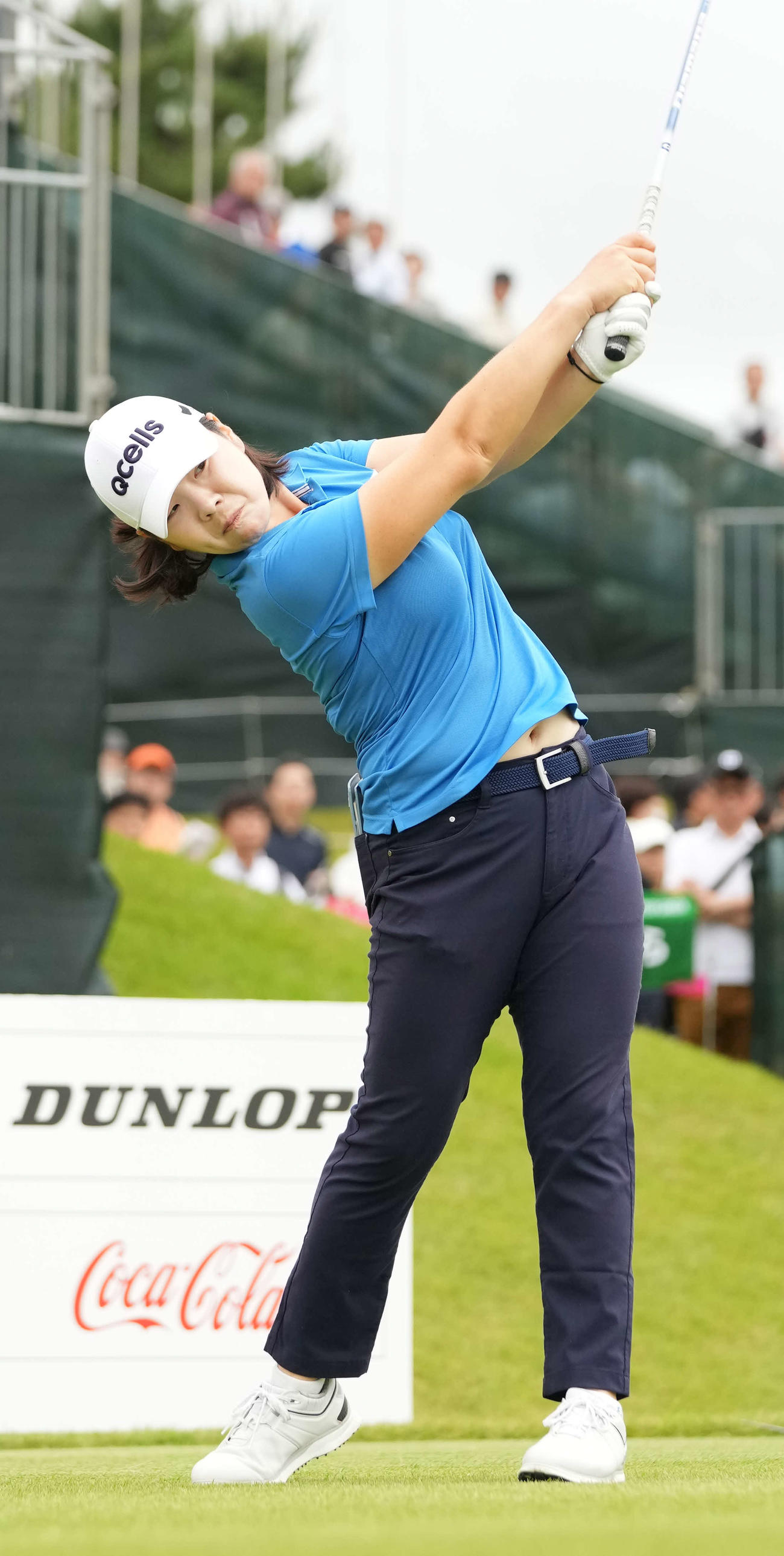 1番、ティーショットを放つイ・ミニョン（撮影・小沢裕）