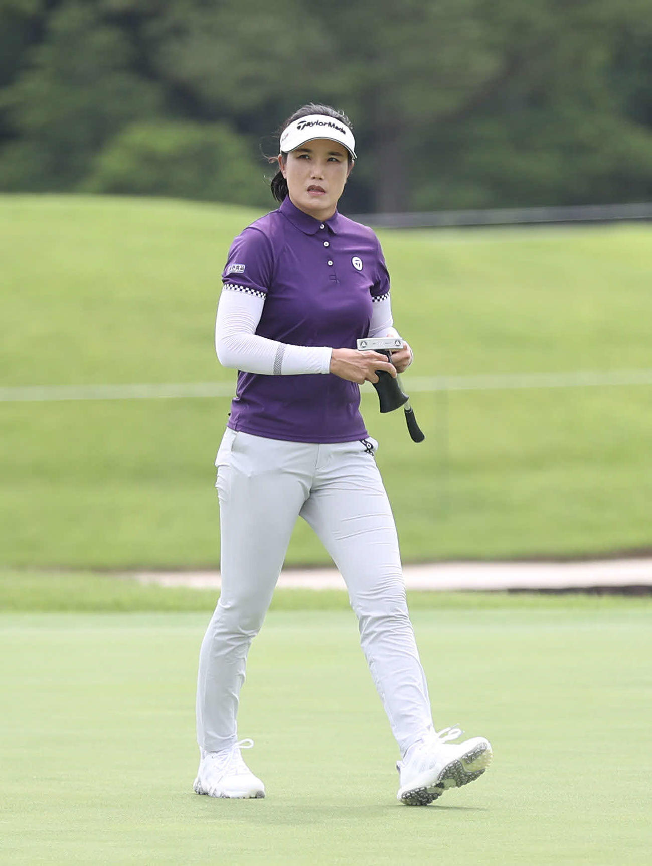練習ラウンドを回る全美貞（撮影・冨田成美）