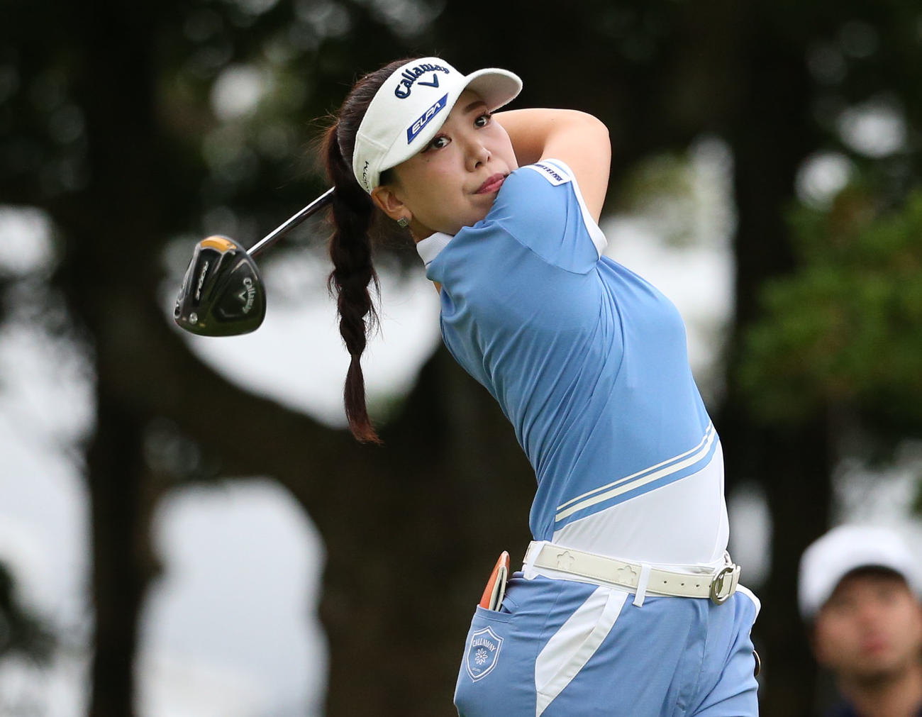 10番、ティーショットを放つ種子田（撮影・冨田成美）