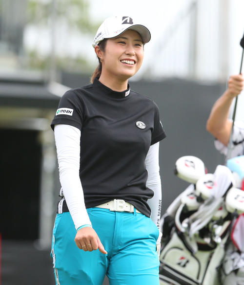 1番、笑顔を見せる大里（撮影・冨田成美）