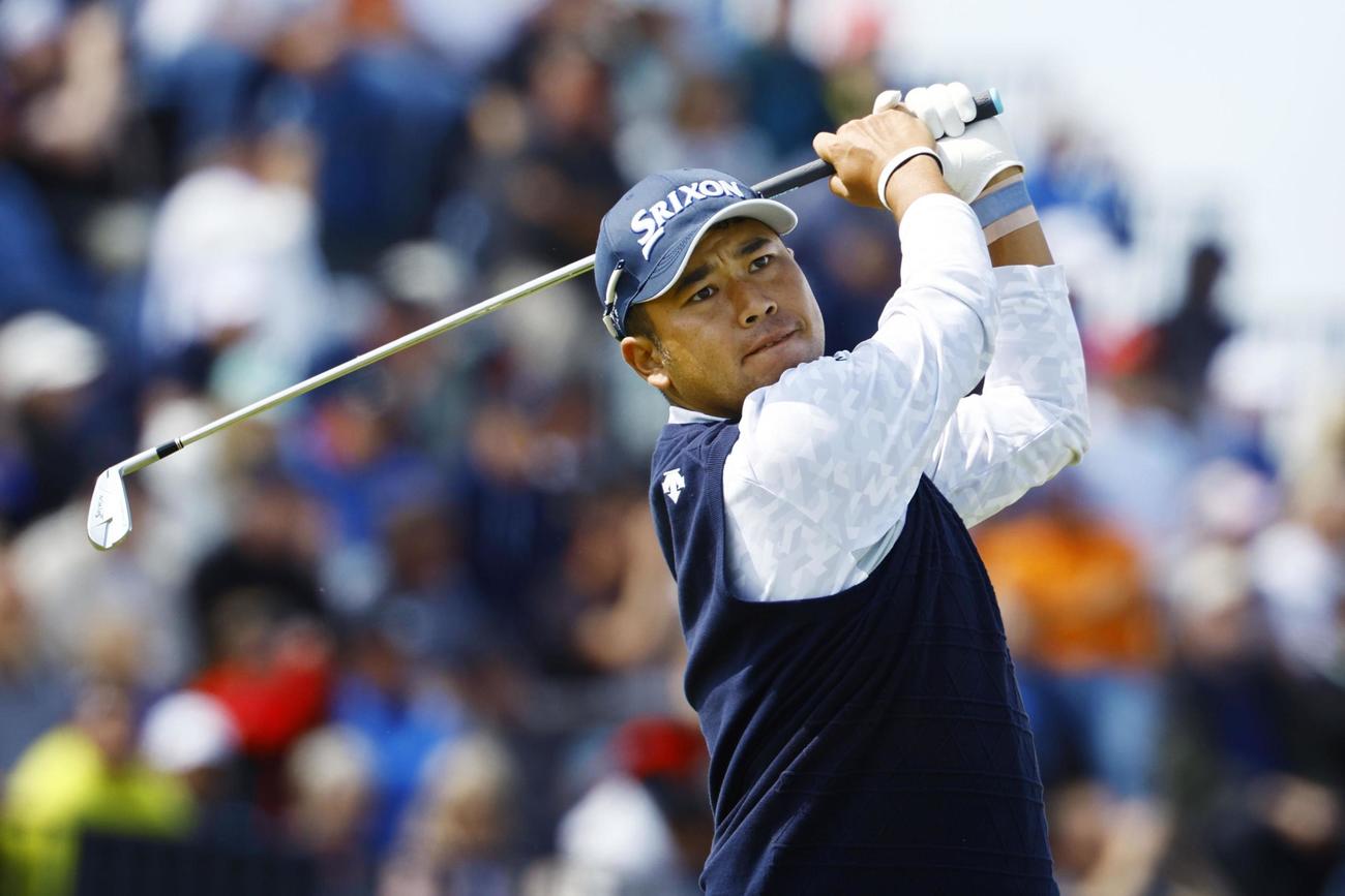 4番でティーショットを放つ松山英樹＝ロイヤルリバプールGC（共同）