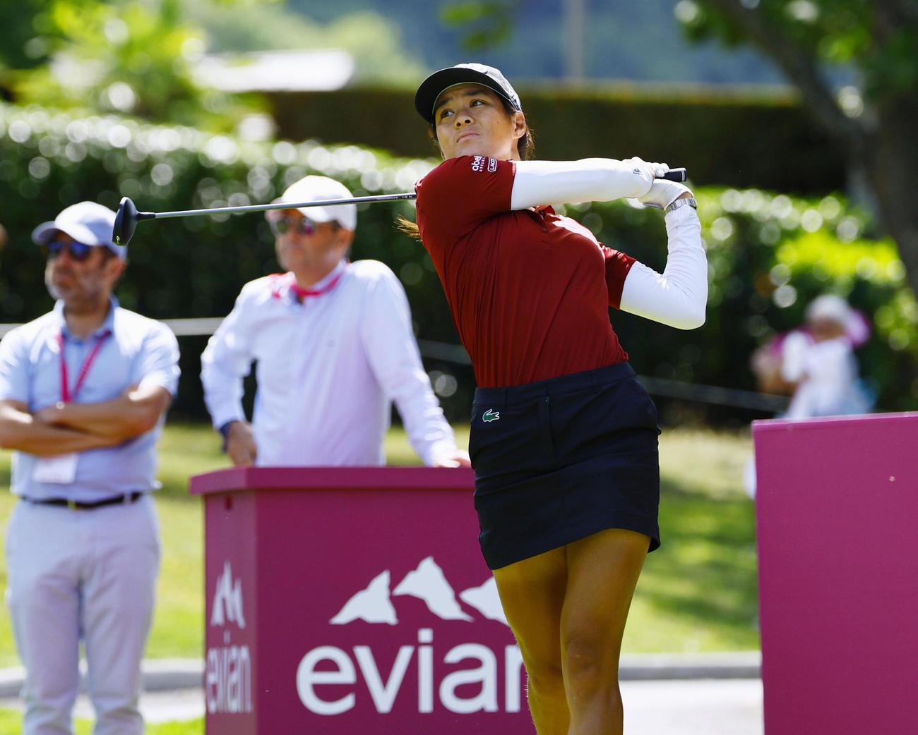 最終ラウンド、プレーするセリーヌ・ブティエ。通算14アンダーでメジャー初優勝を果たした＝エビアン・リゾートGC（共同）