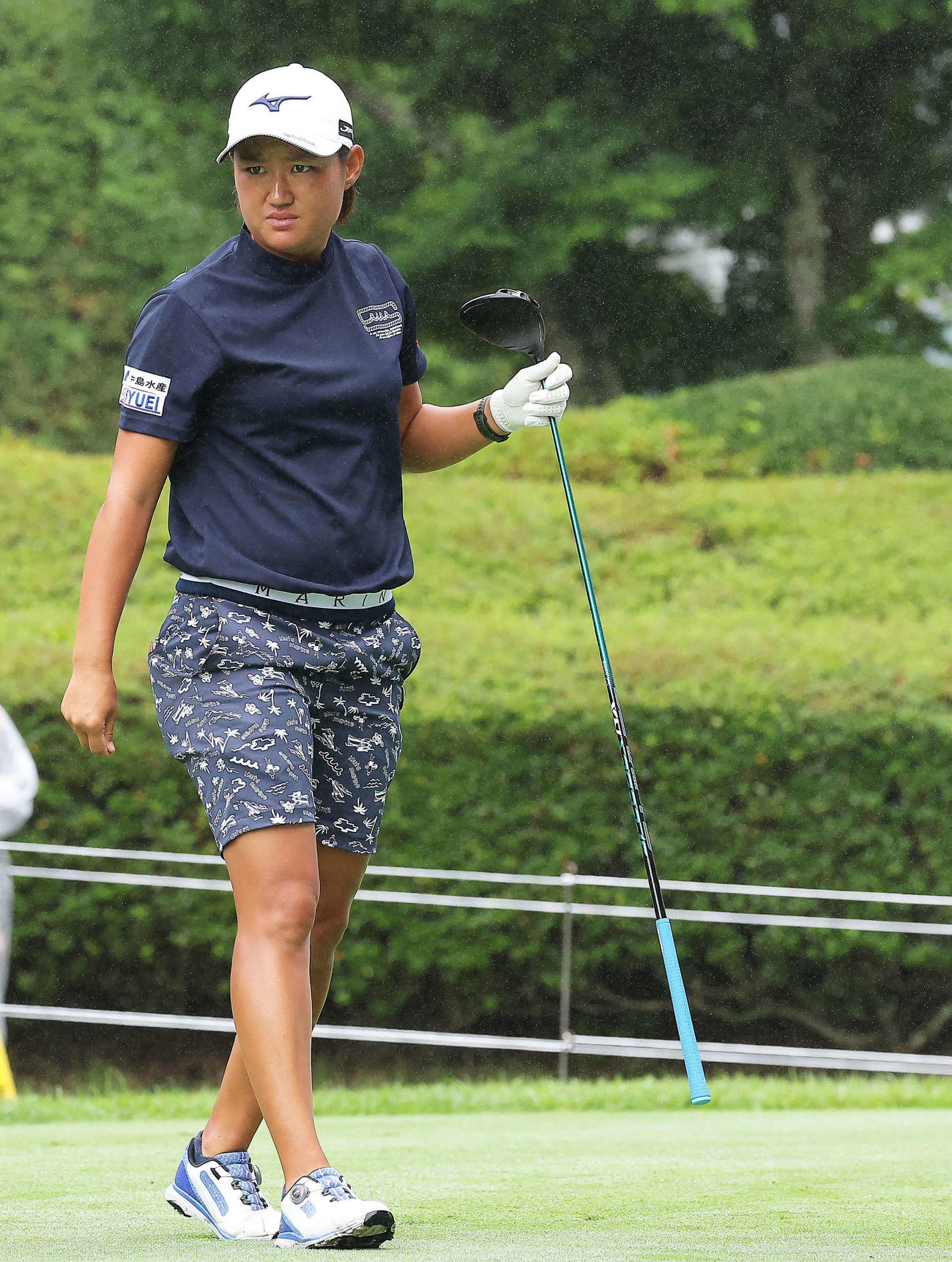 1番、打球の行方を見つめる野沢（撮影・河田真司）