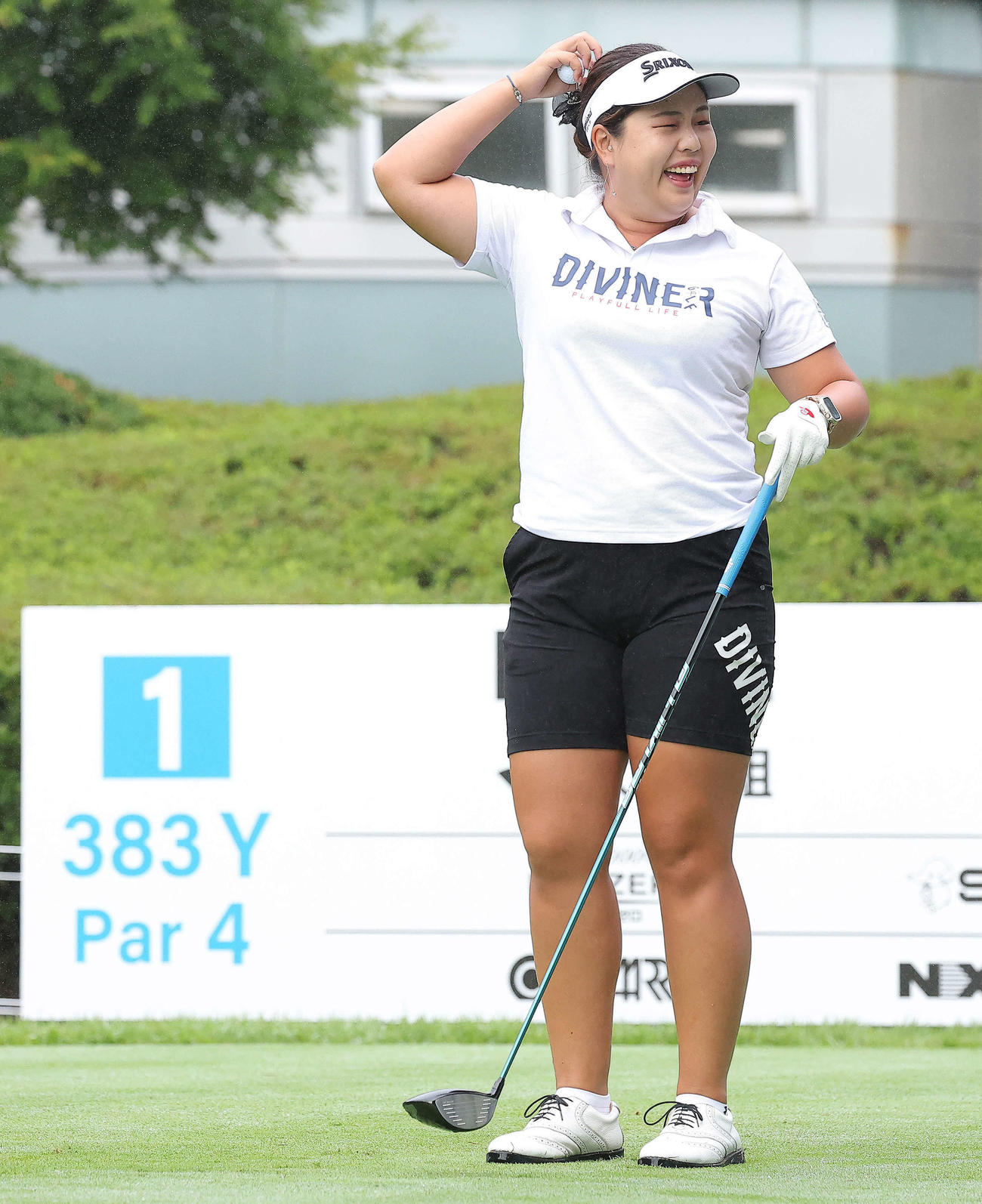 1番、笑顔を見せるささき（撮影・河田真司）