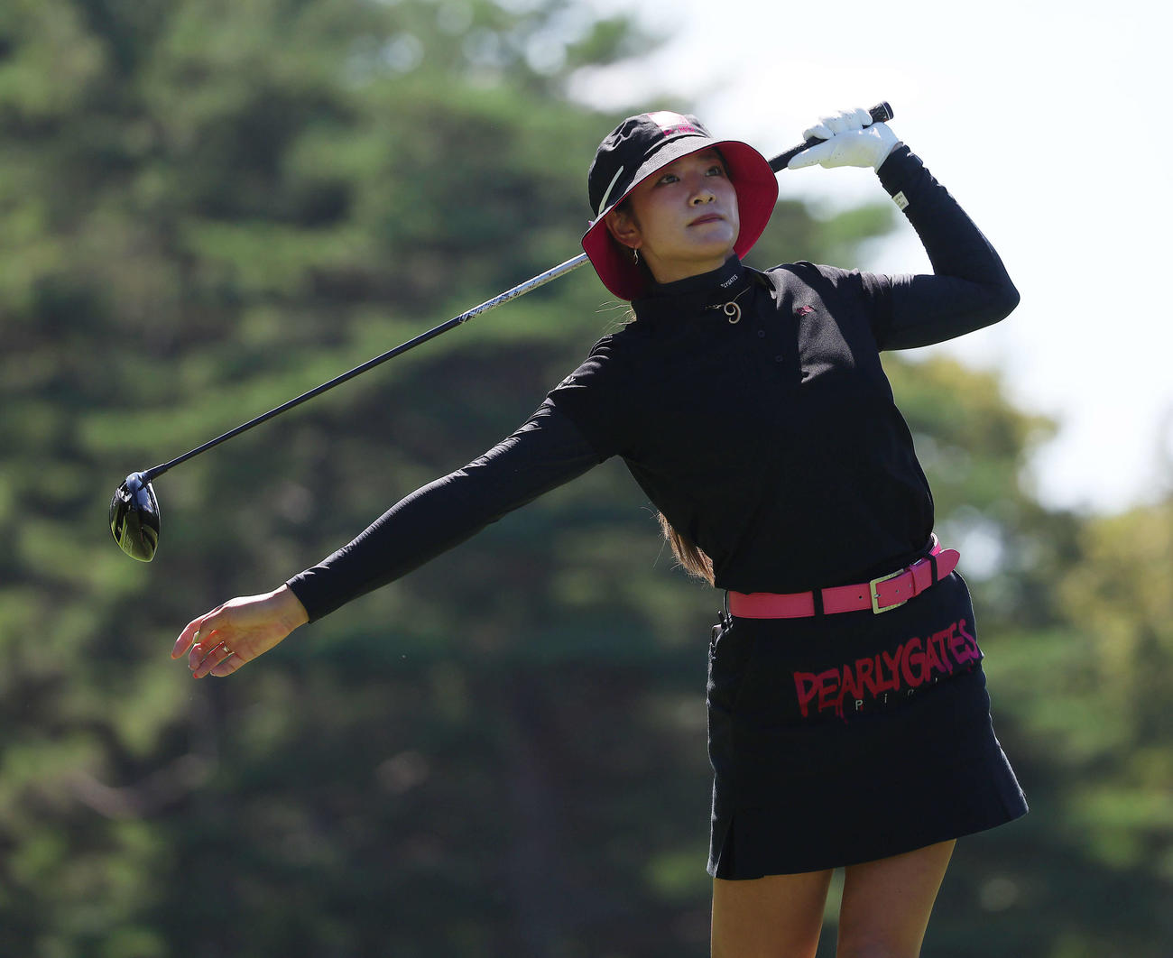 4番、ティーショットを放つ原英莉花（撮影・河田真司）