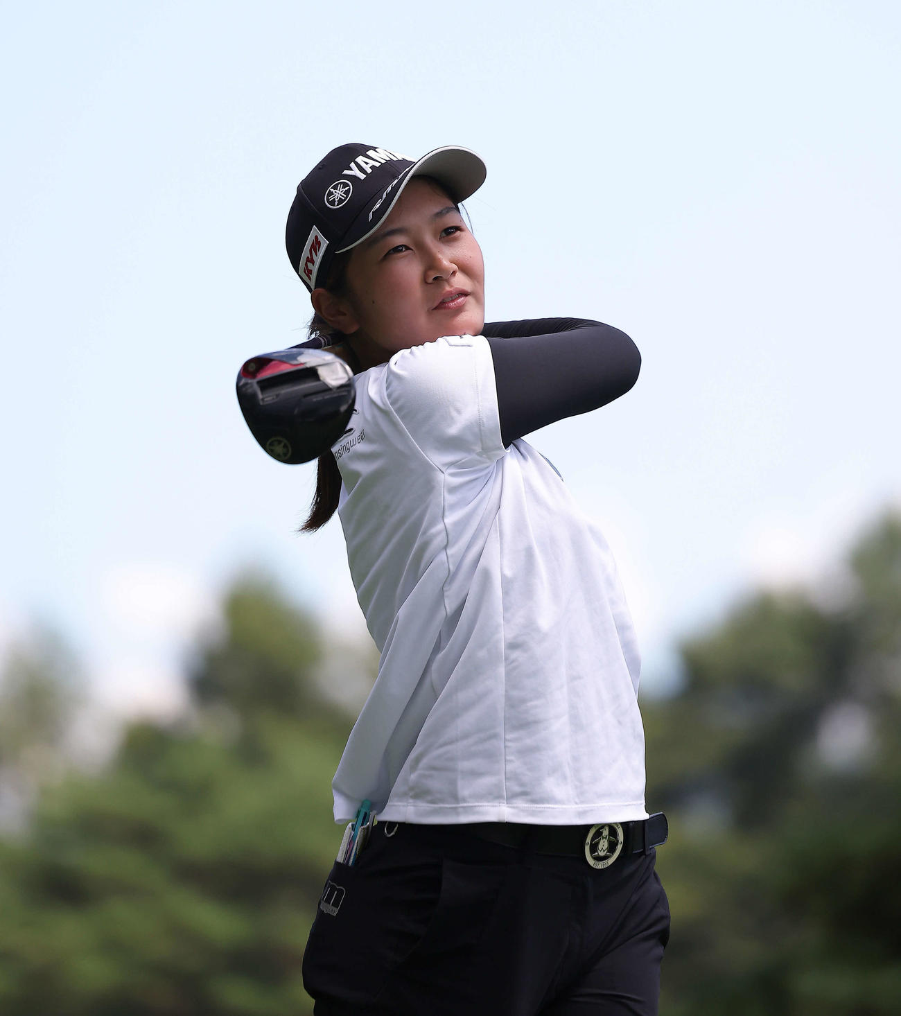 4番、ティーショットを放つ神谷（撮影・河田真司）