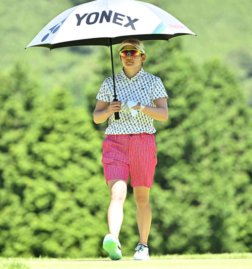 5番、ラウンドする岩井明（撮影・滝沢徹郎）