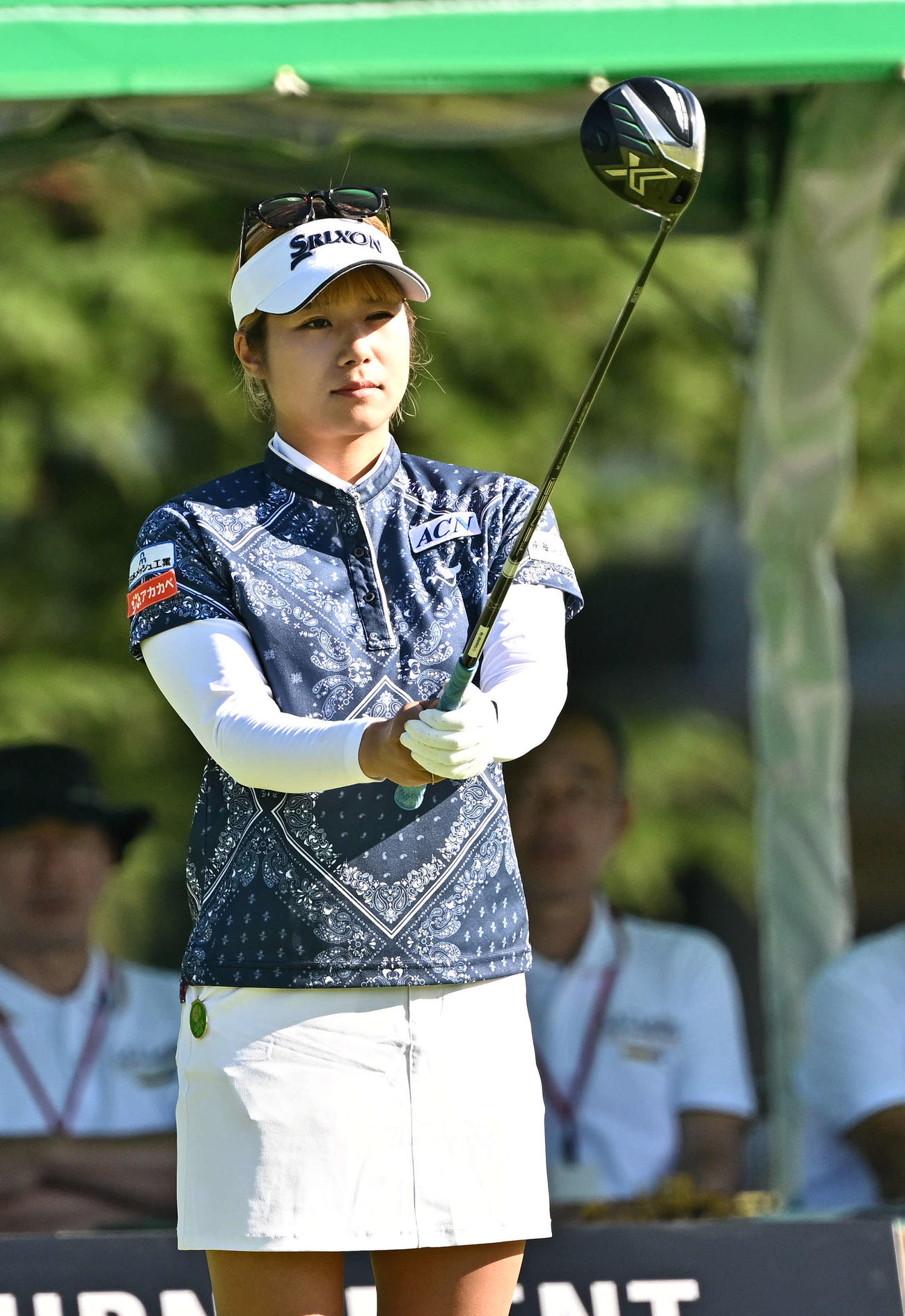 1番、ティーショットに臨む藪田（撮影・滝沢徹郎）