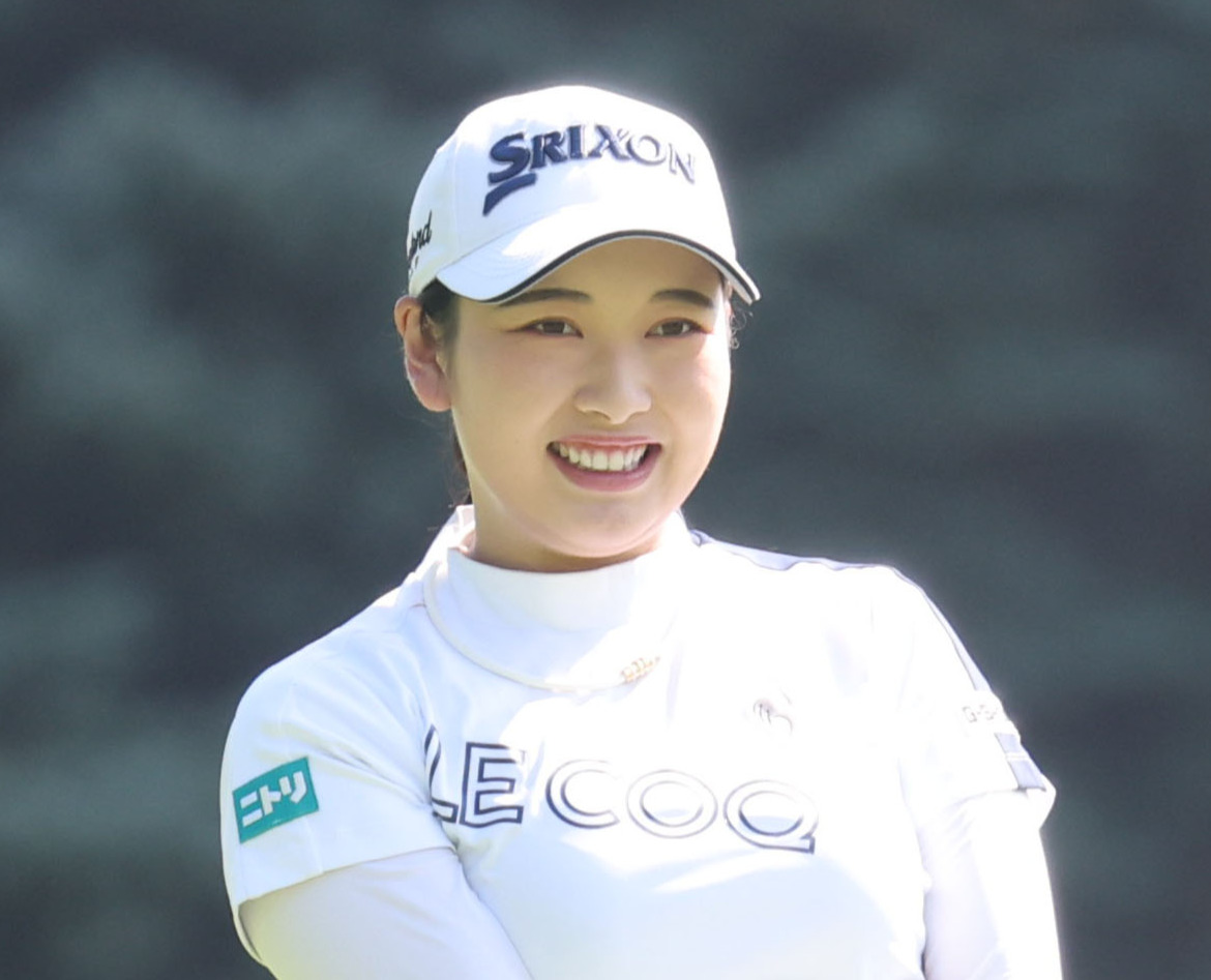 1番、ティーショットを放つ小祝（撮影・佐藤翔太）