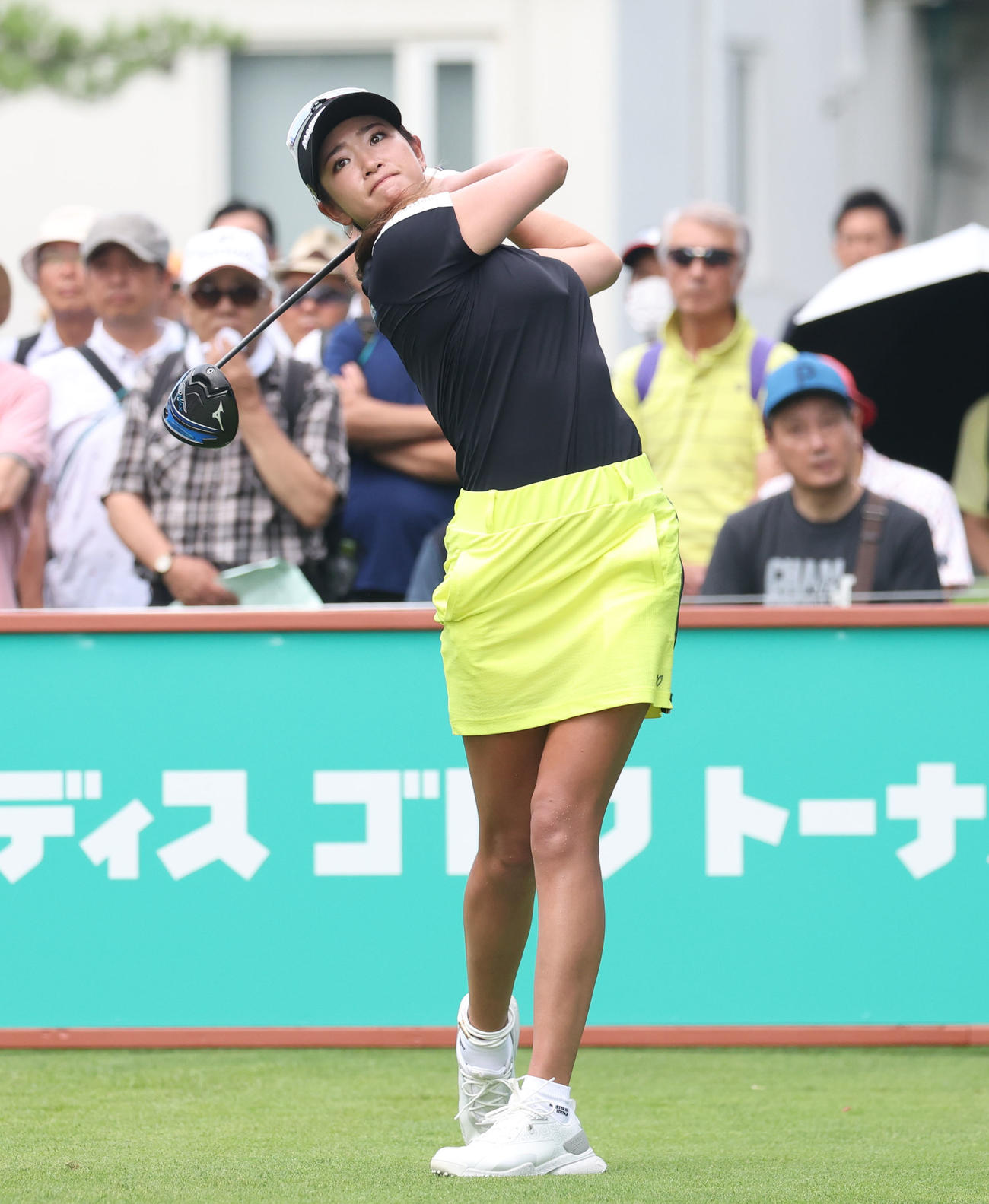 10番、ティーショットを放つ原（撮影・佐藤翔太）