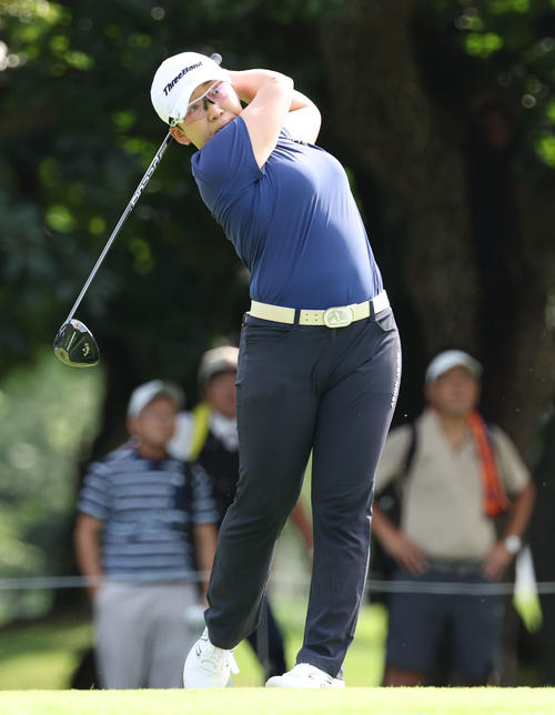 3番、ティーショットを放つ申ジエ（撮影・佐藤翔太）