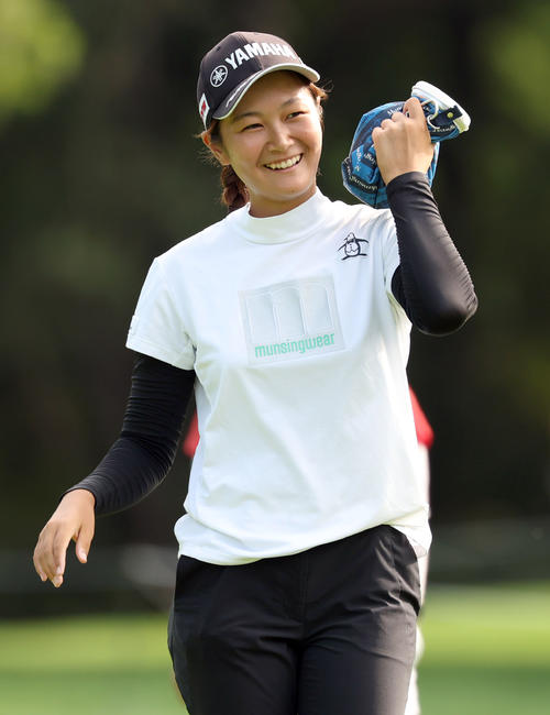 3番、笑顔を見せる神谷そら（撮影・佐藤翔太）