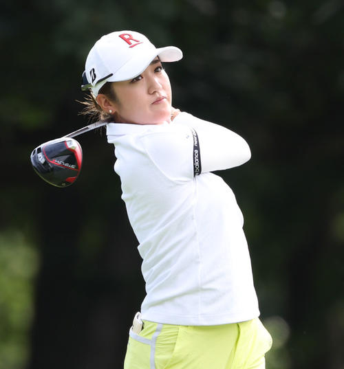 3番、ティーショットを放つ稲見萌寧（撮影・佐藤翔太）