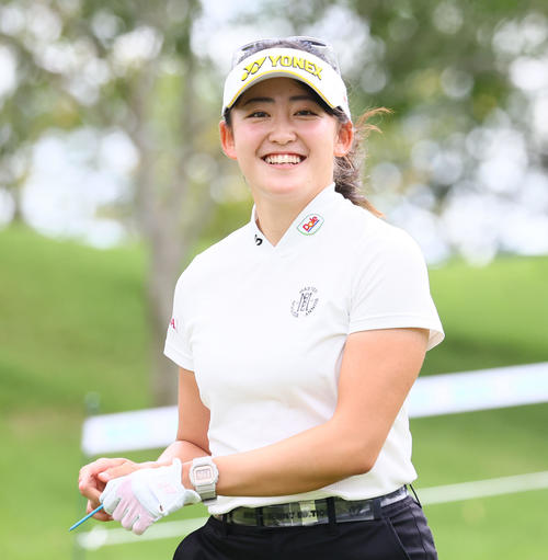 10番　素敵な笑顔の岩井千（撮影・冨田成美）