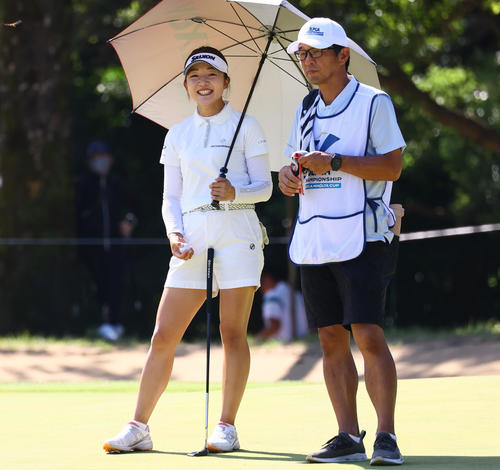 5番　笑顔を見せる岸部（撮影・冨田成美）