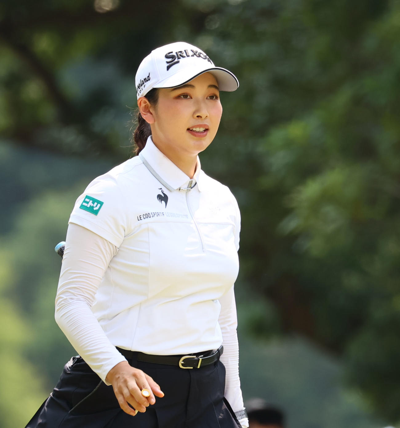 6番　ティーショットを放ち打球を見つめる小祝（撮影・冨田成美）