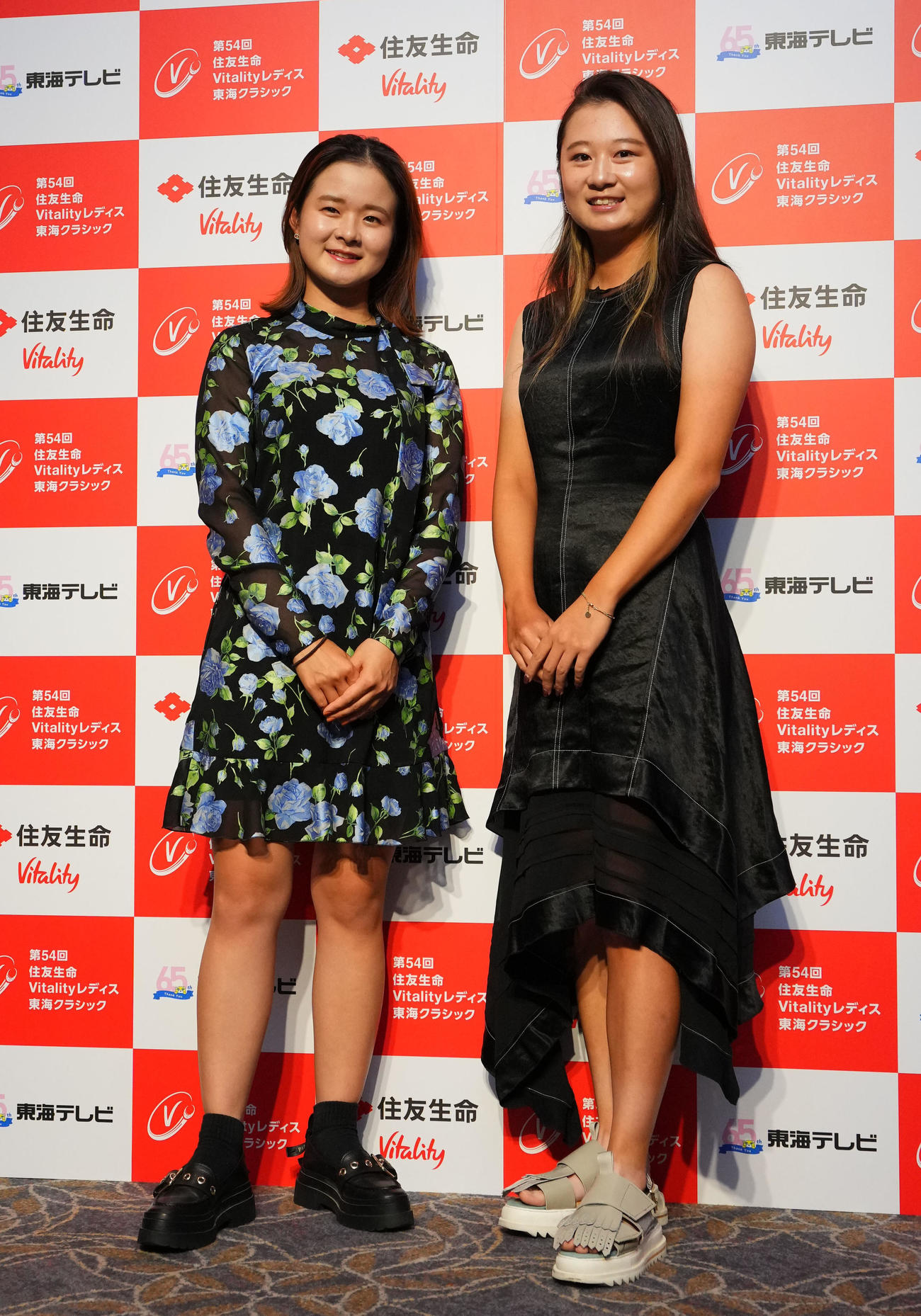 住友生命Vitalityレディス東海クラシック　前夜祭に参加した川崎春花（左）と森田遥（撮影・藤尾明華）