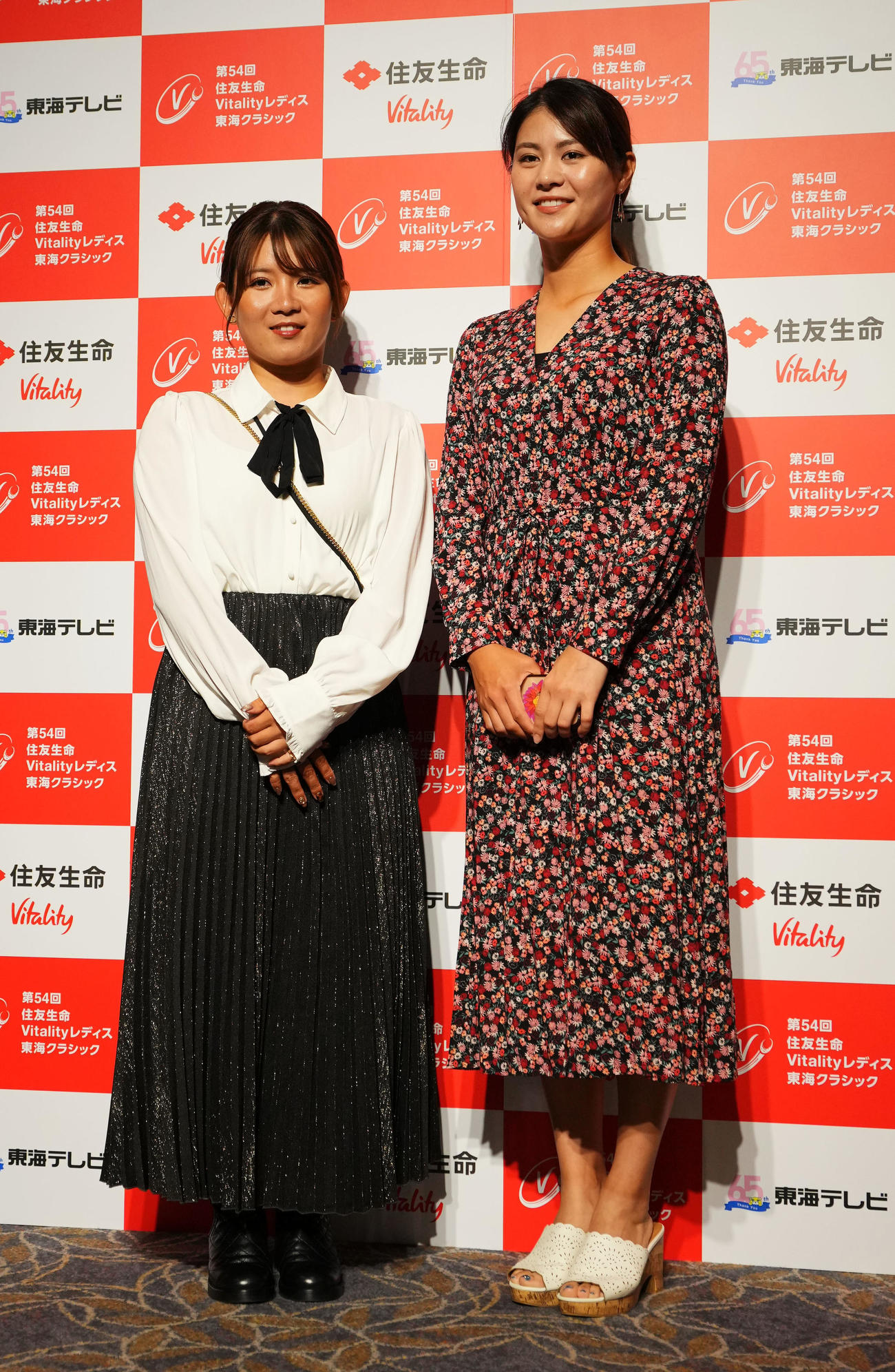 住友生命Vitalityレディス東海クラシック　前夜祭に参加した吉本ひかる（左）と新垣比菜（撮影・藤尾明華）