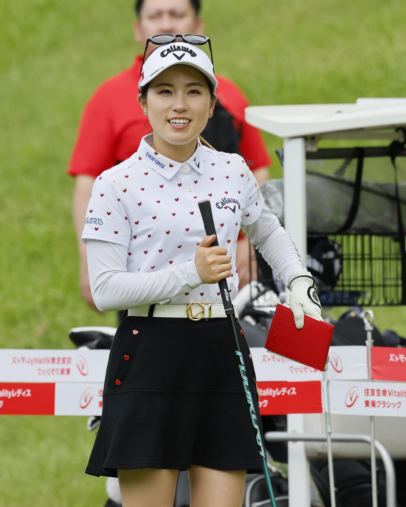 プロアマ戦の10番で笑顔を見せる西村優菜（撮影・藤尾明華）