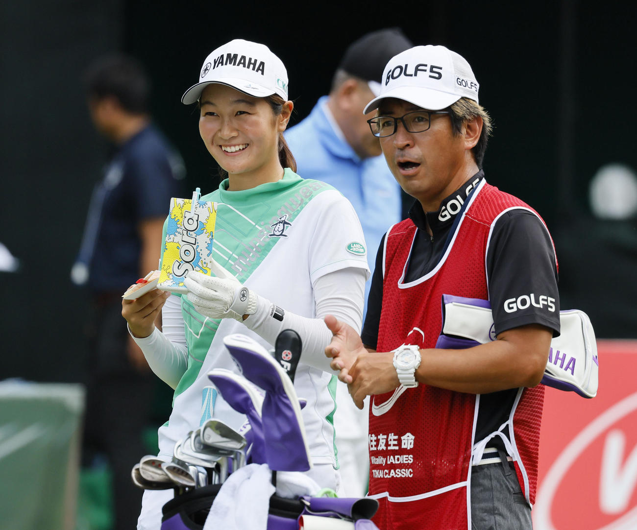 プロアマ戦の1番で、笑顔を見せる神谷そら（撮影・藤尾明華）