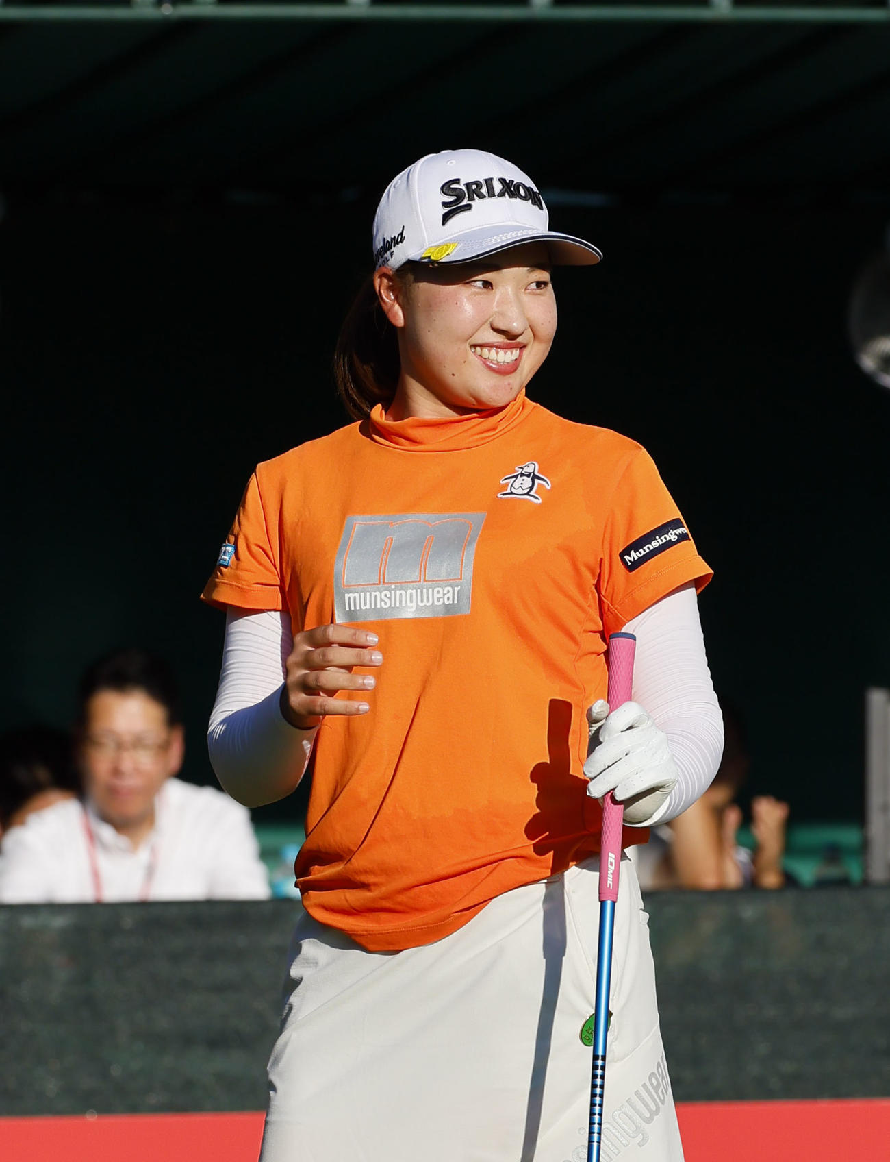 住友生命Vitalityレディス東海クラシック2日目　ドライビング女王コンテストで、暫定1位の記録を出し笑顔を見せる竹田麗央（撮影・藤尾明華）