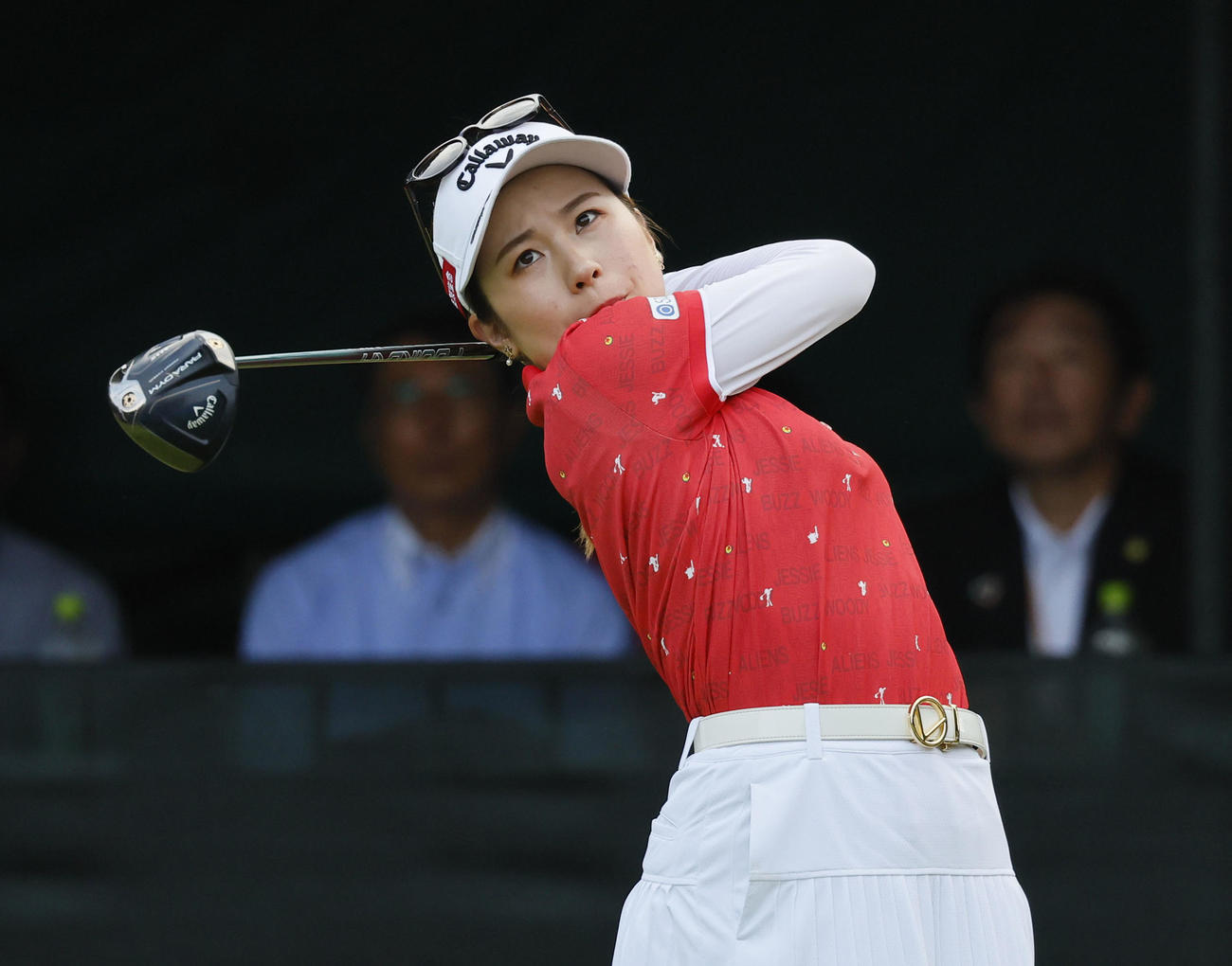 住友生命Vitalityレディス東海クラシック3日目　1番、ティーショットを放つ西村優菜（撮影・藤尾明華）