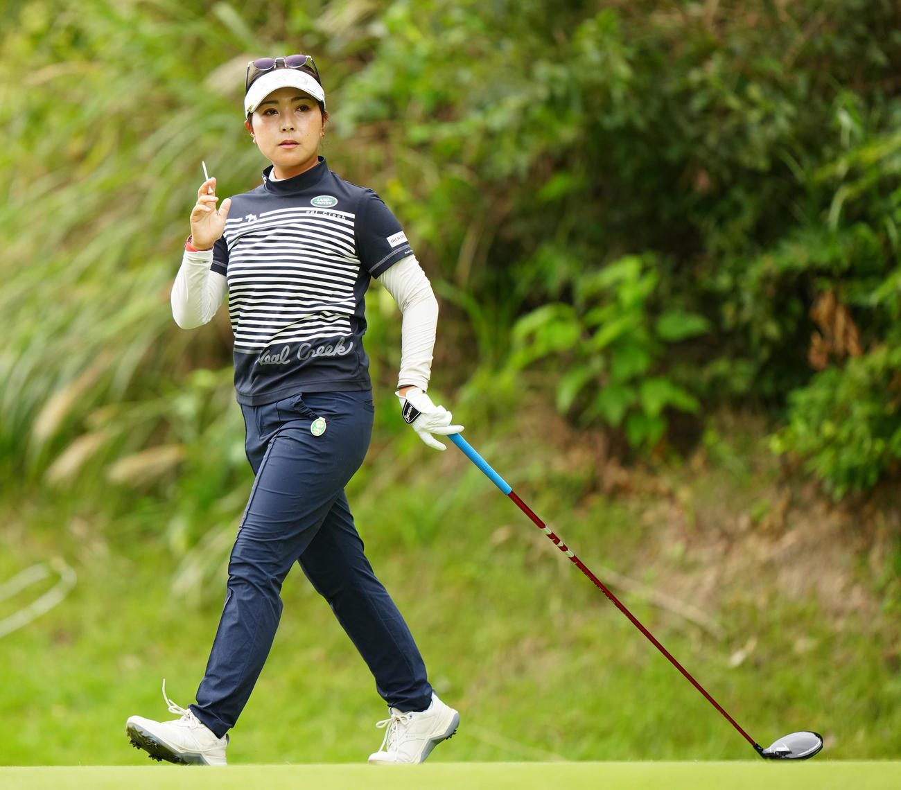 2番、ティーショットを放った青木（撮影・江口和貴）