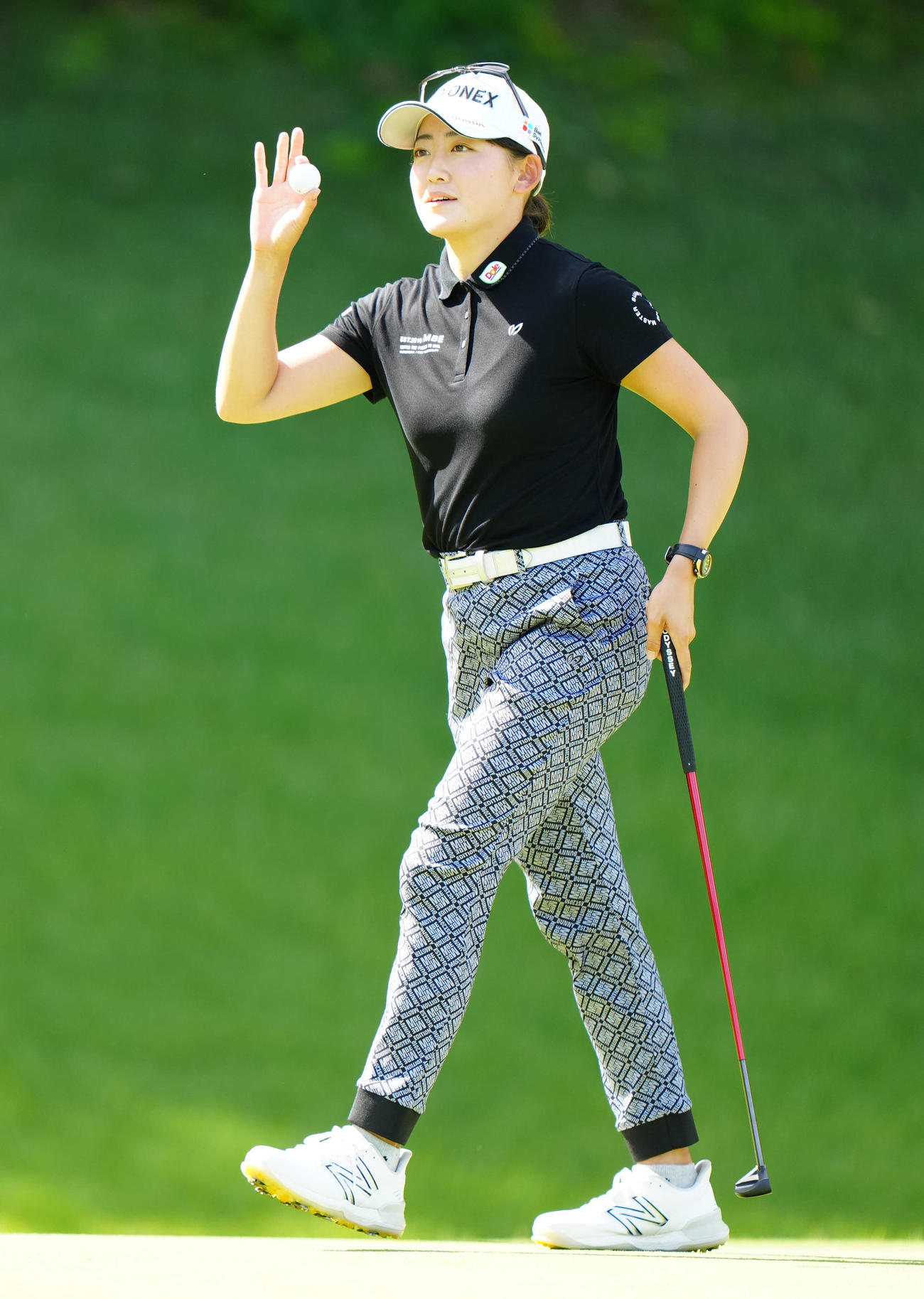 6番、バーディーパットを決めた岩井千（撮影・江口和貴）