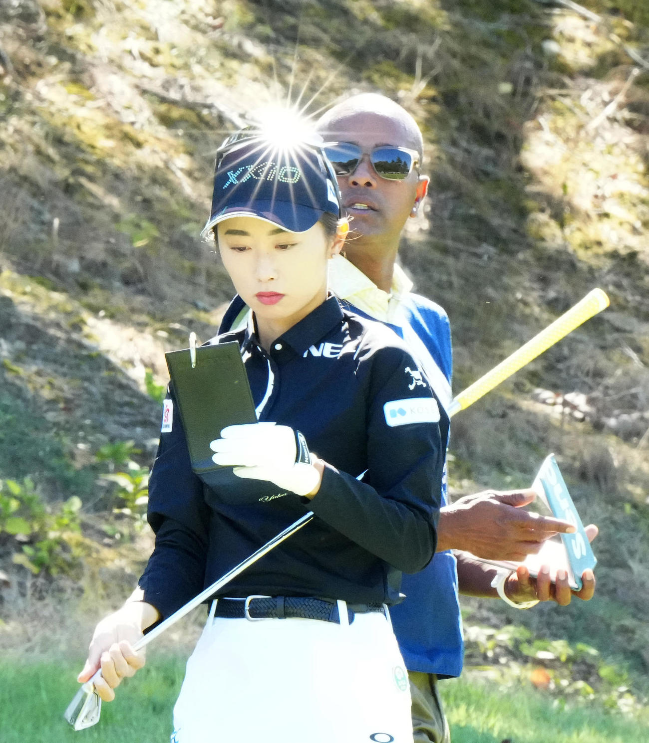4番、サングラスに日光が当たる安田祐（撮影・江口和貴）