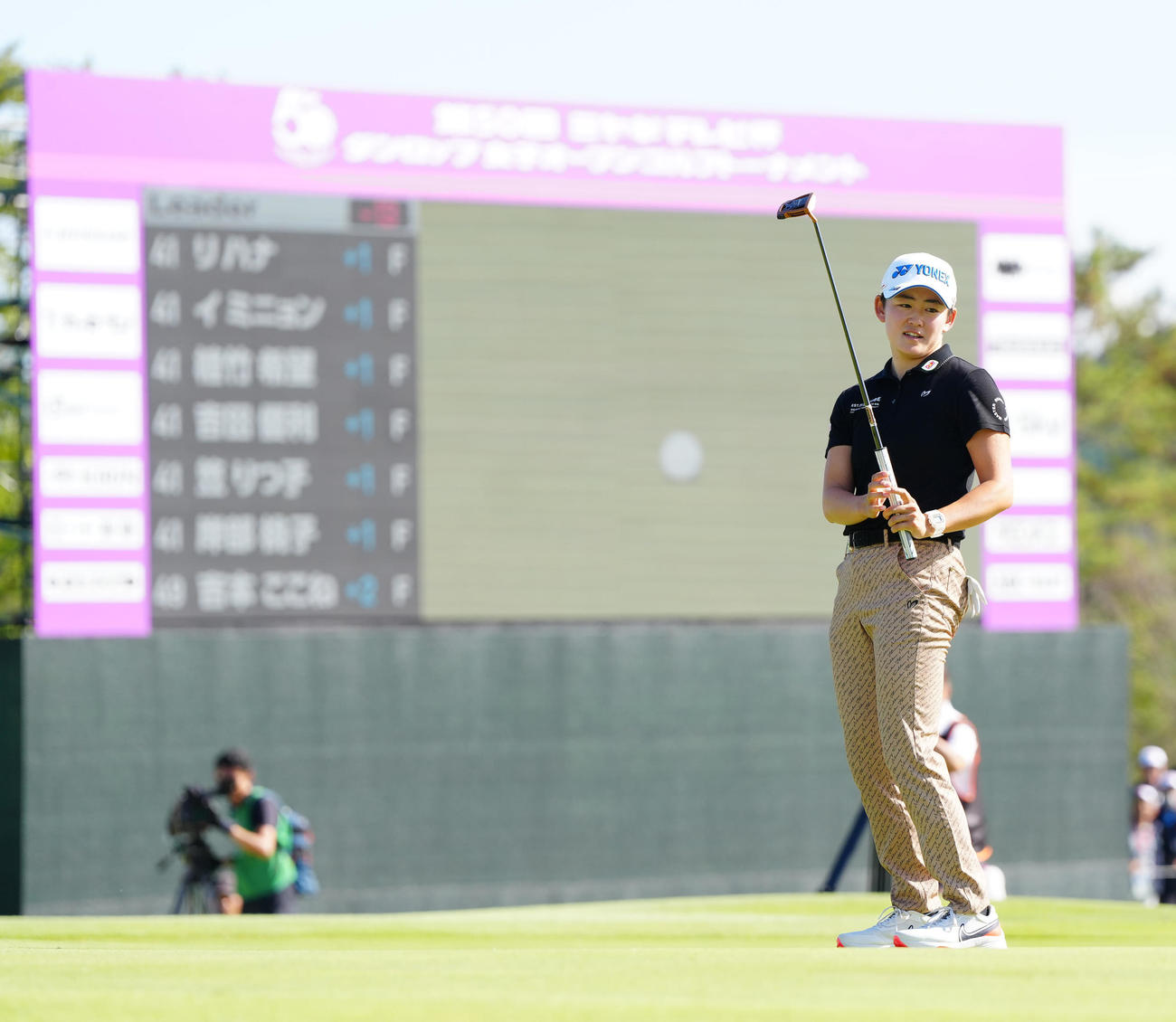 18番、バーディーパットを放った岩井明（撮影・江口和貴）