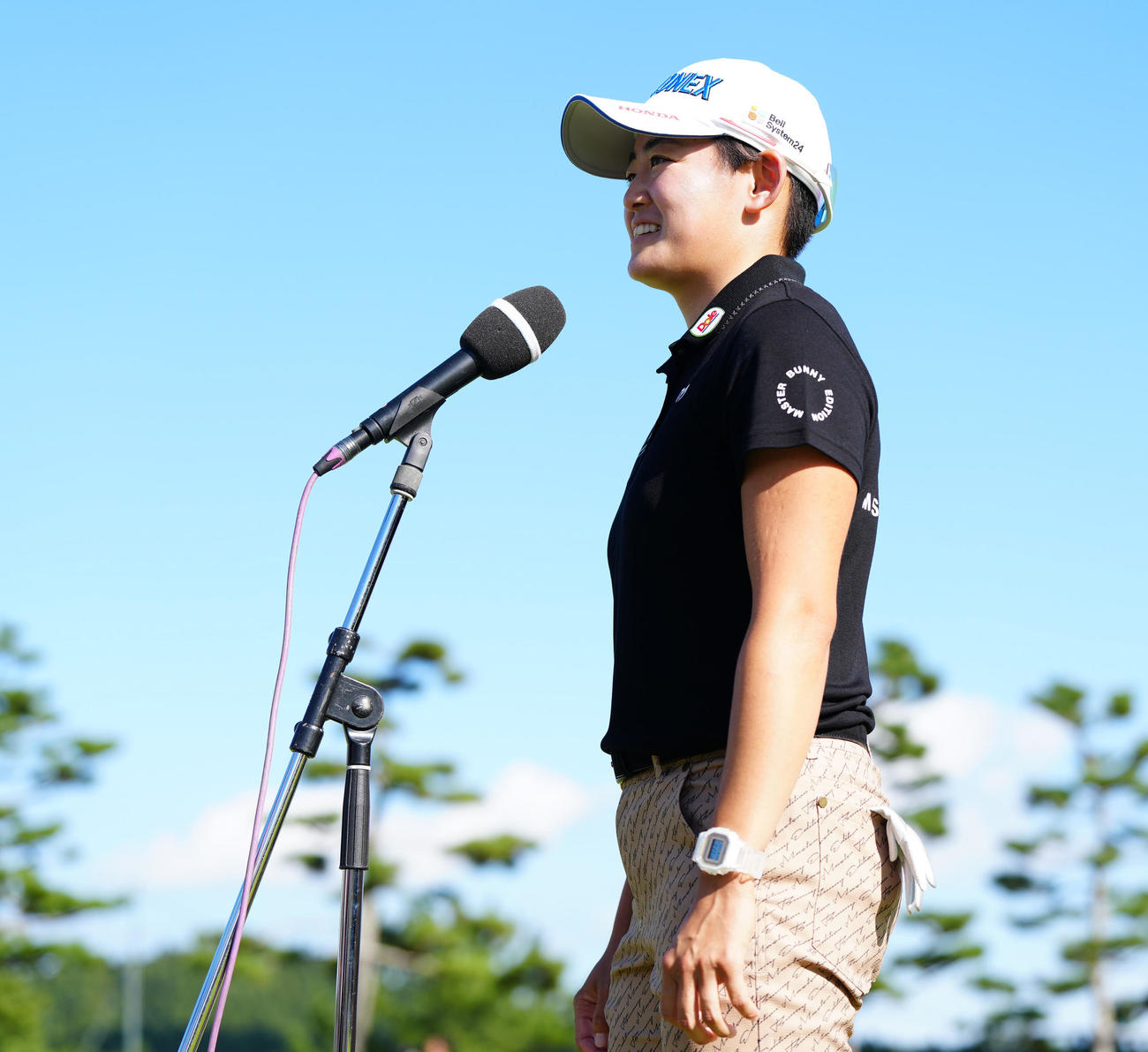 優勝インタビューに応じる岩井明（撮影・江口和貴）