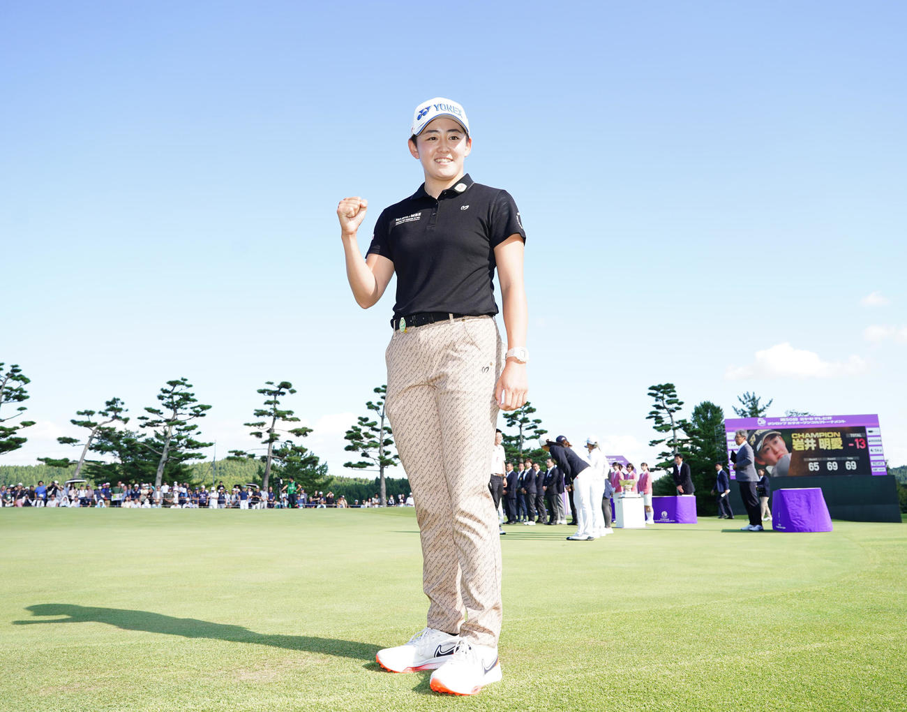優勝を決め、ガッツポーズの岩井明（撮影・江口和貴）