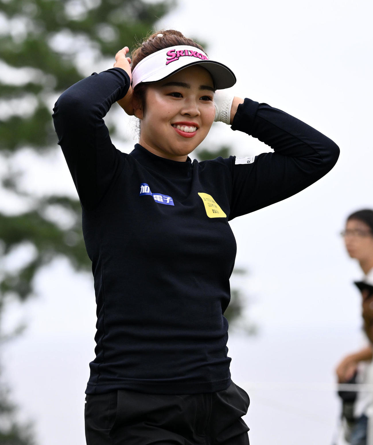 1番、笑顔でスタートする山下美夢有（撮影・前岡正明）