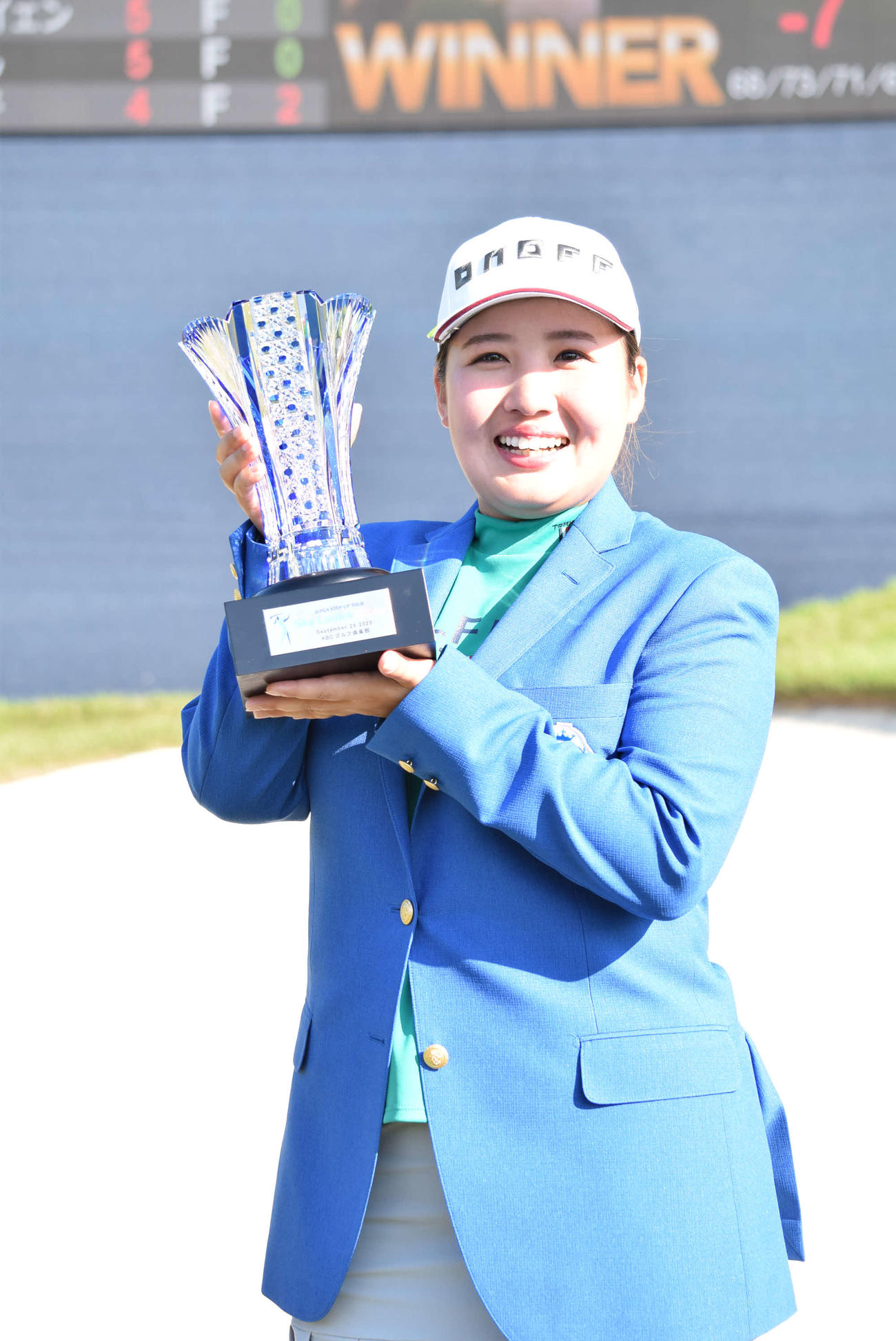 初優勝に笑顔の小林光希（撮影・阪口孝志）