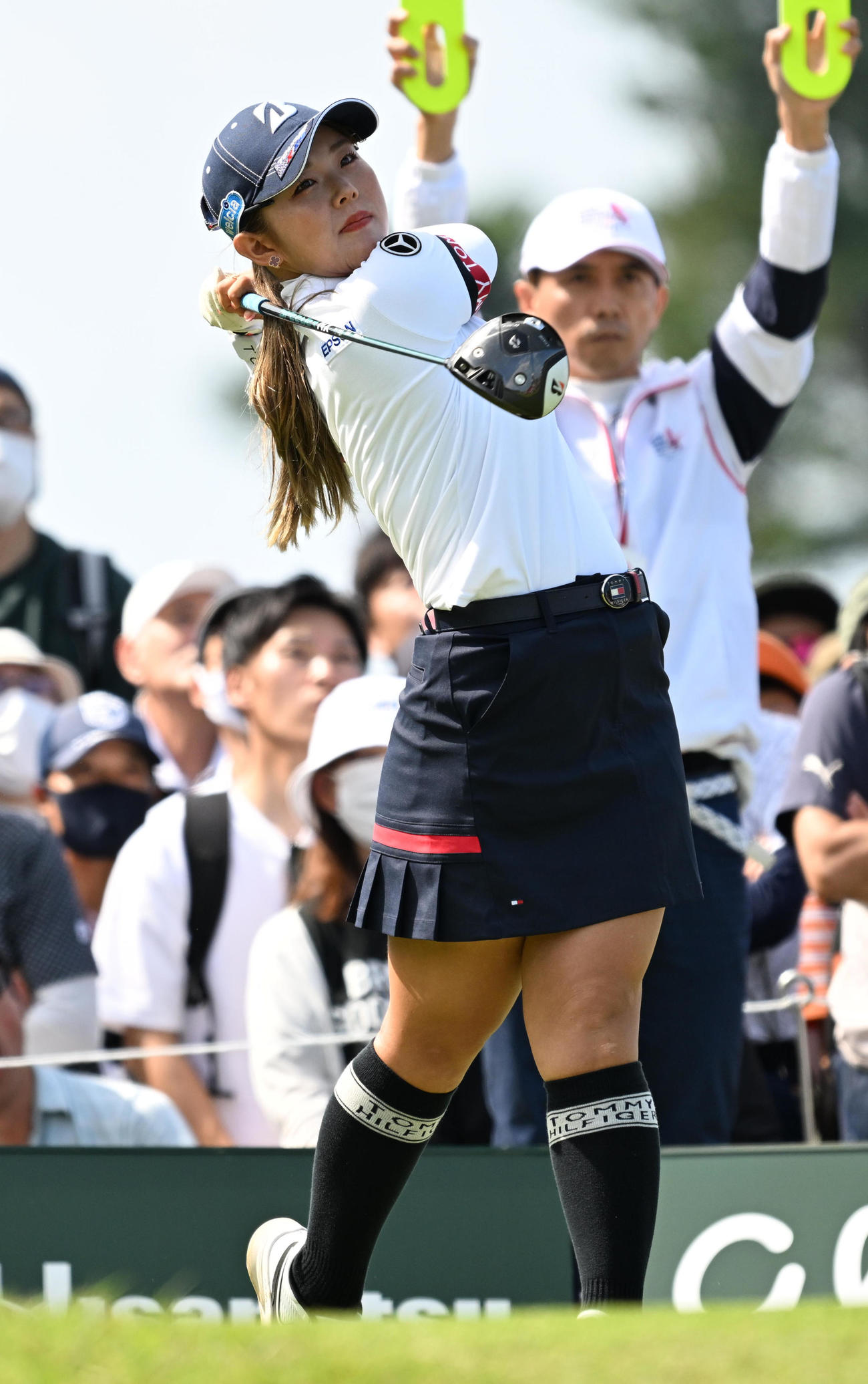 1番、ティーショットを放つ吉田（撮影・前岡正明）