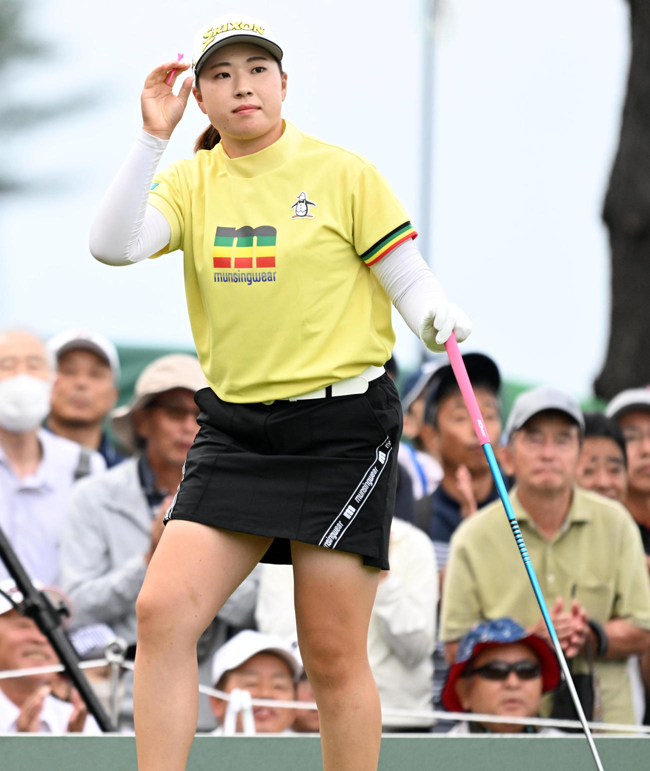 1番、ティーショットを放った竹田（撮影・前岡正明）