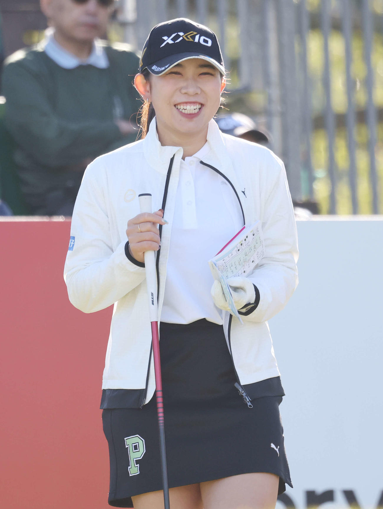 1番、笑顔を見せる内田ことこ（撮影・宮地輝）