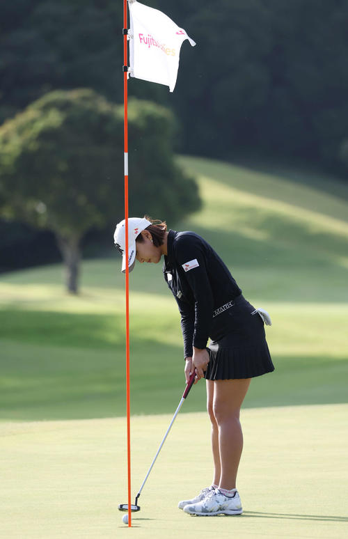 9番、パーパットを沈めるイ・ボミ（撮影・宮地輝）