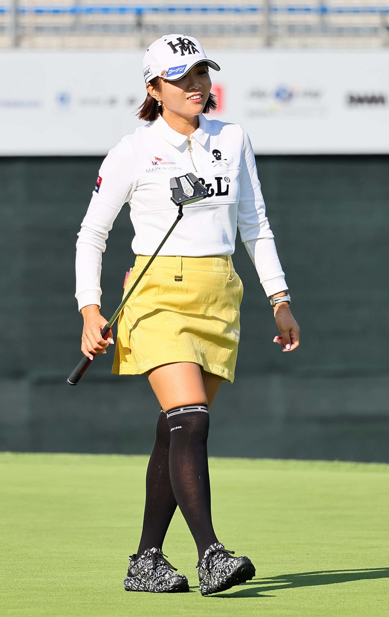 プロアマ戦を笑顔でホールアウトするイ・ボミ（撮影・上田博志）